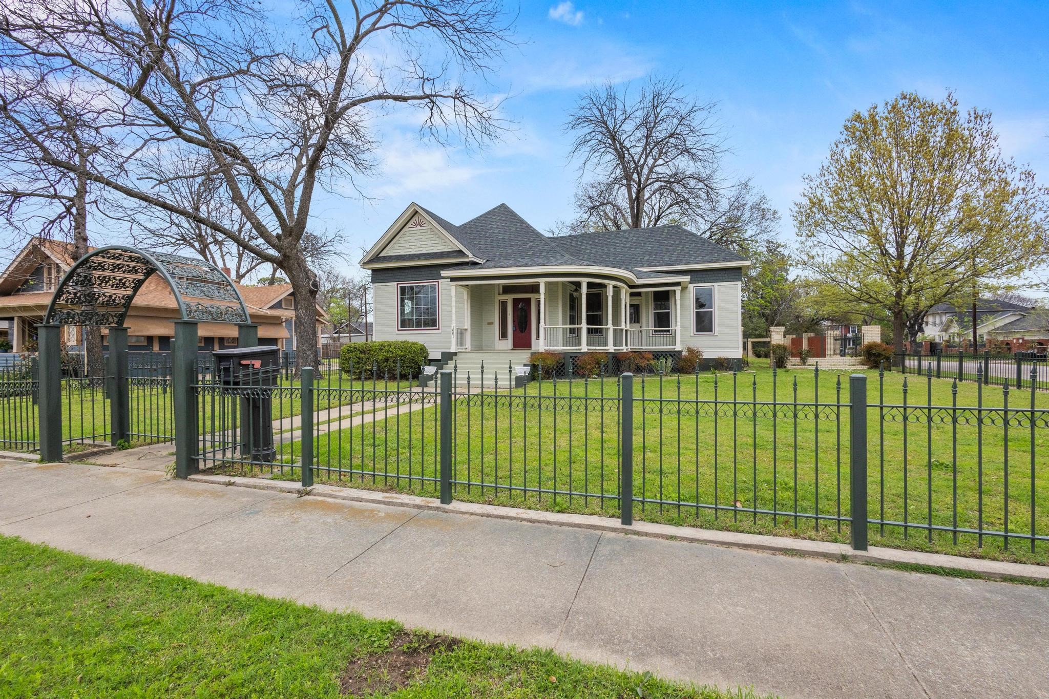 1001 W Morton Street Denison TX 75020