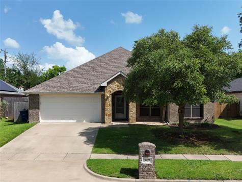 707 Oakmont Drive Ennis TX 75119