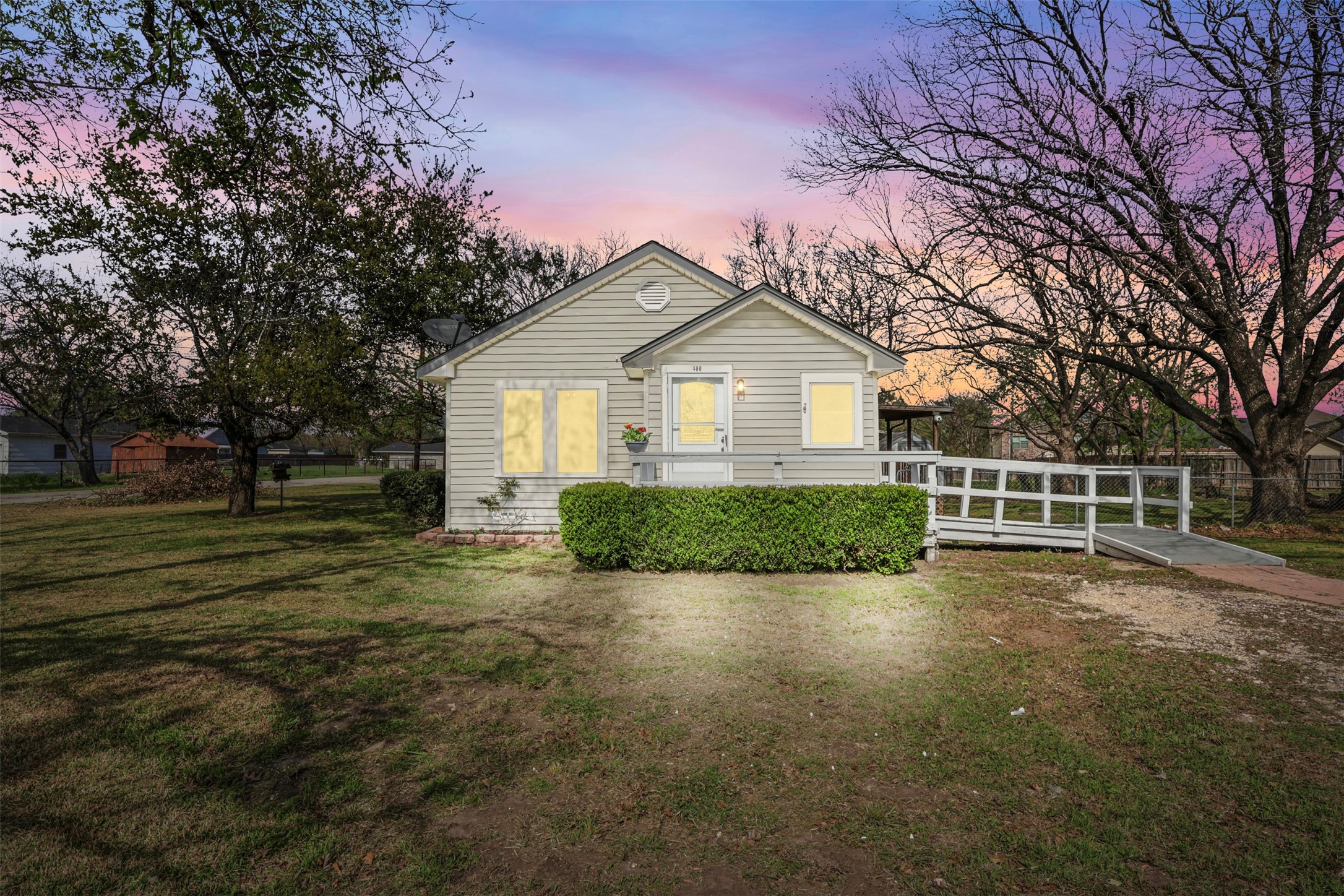 400 S Garrett Avenue Garrett TX 75119