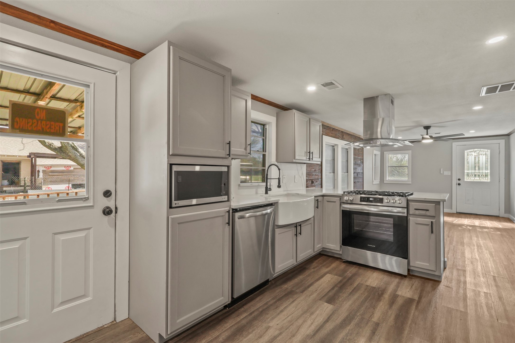 400 S Garrett Avenue Garrett TX 75119
