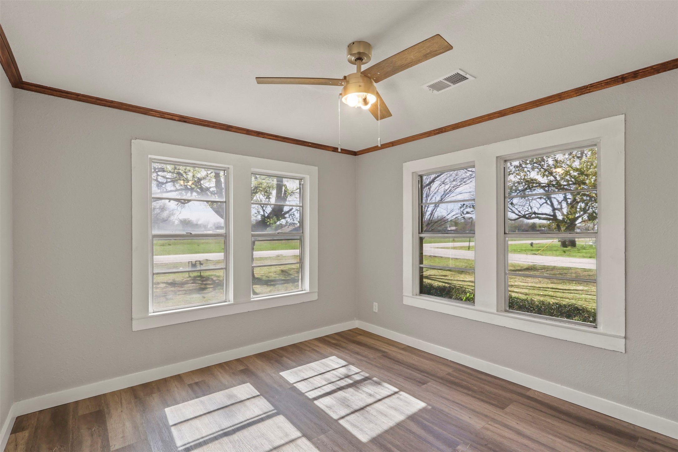 400 S Garrett Avenue Garrett TX 75119