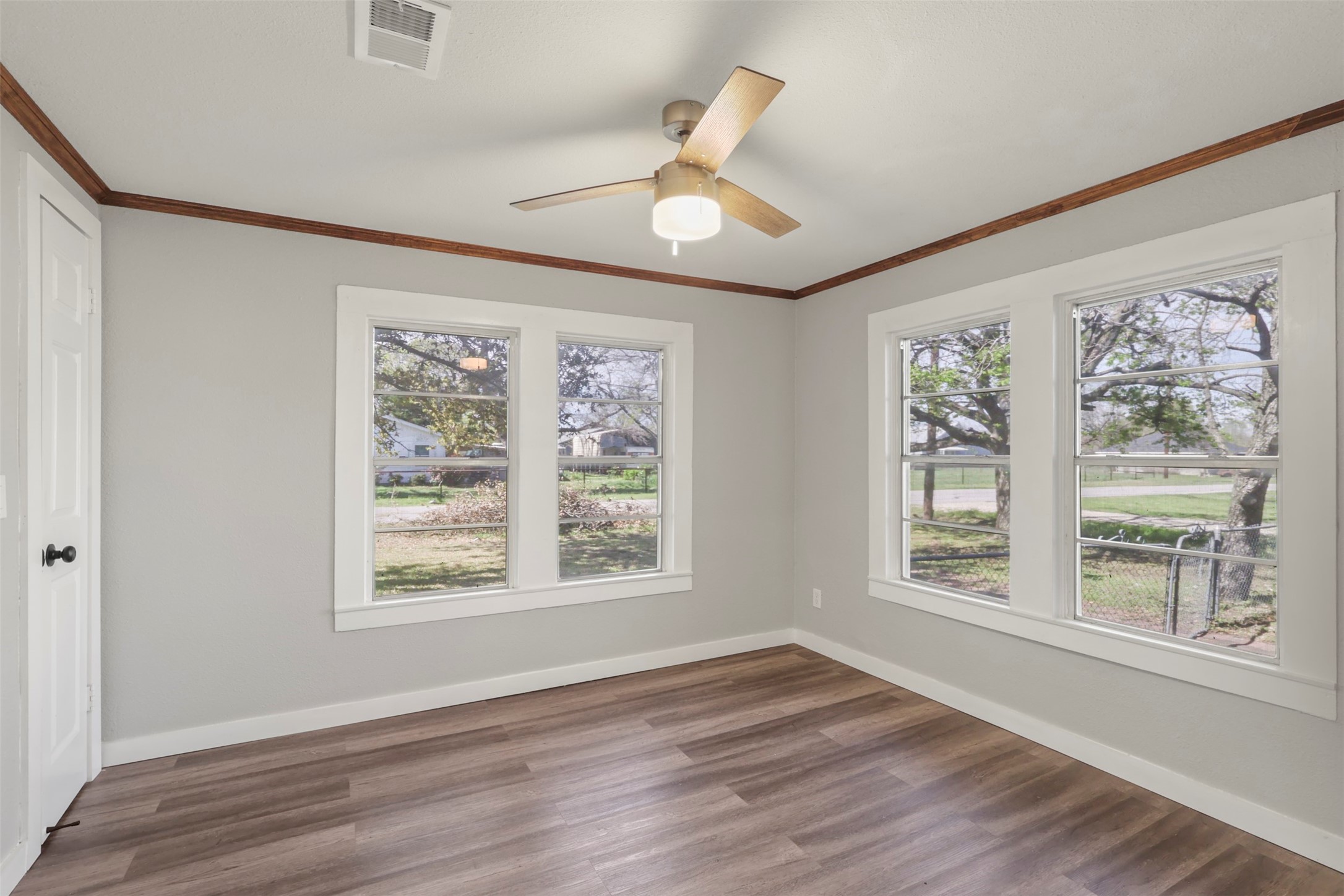 400 S Garrett Avenue Garrett TX 75119
