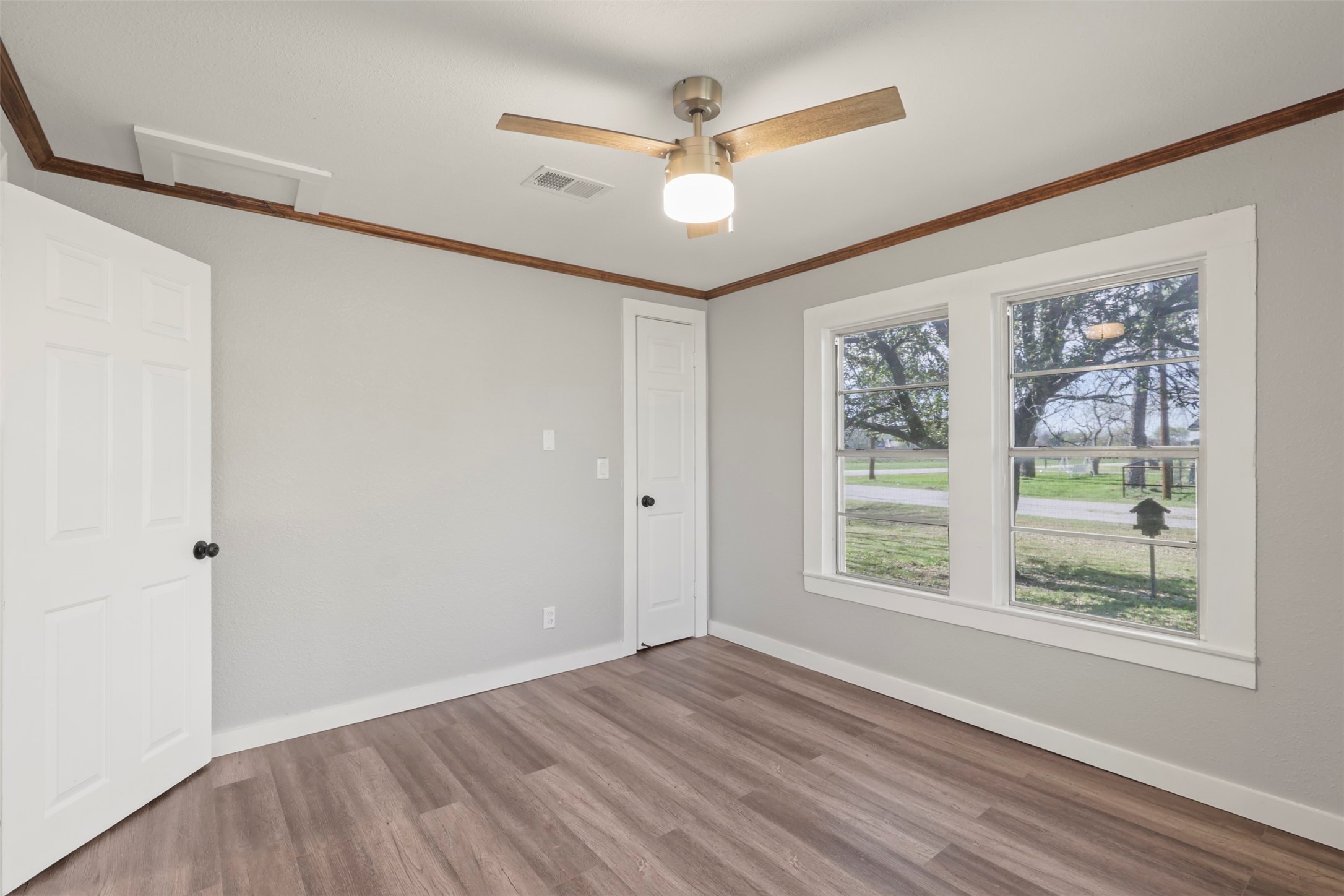 400 S Garrett Avenue Garrett TX 75119