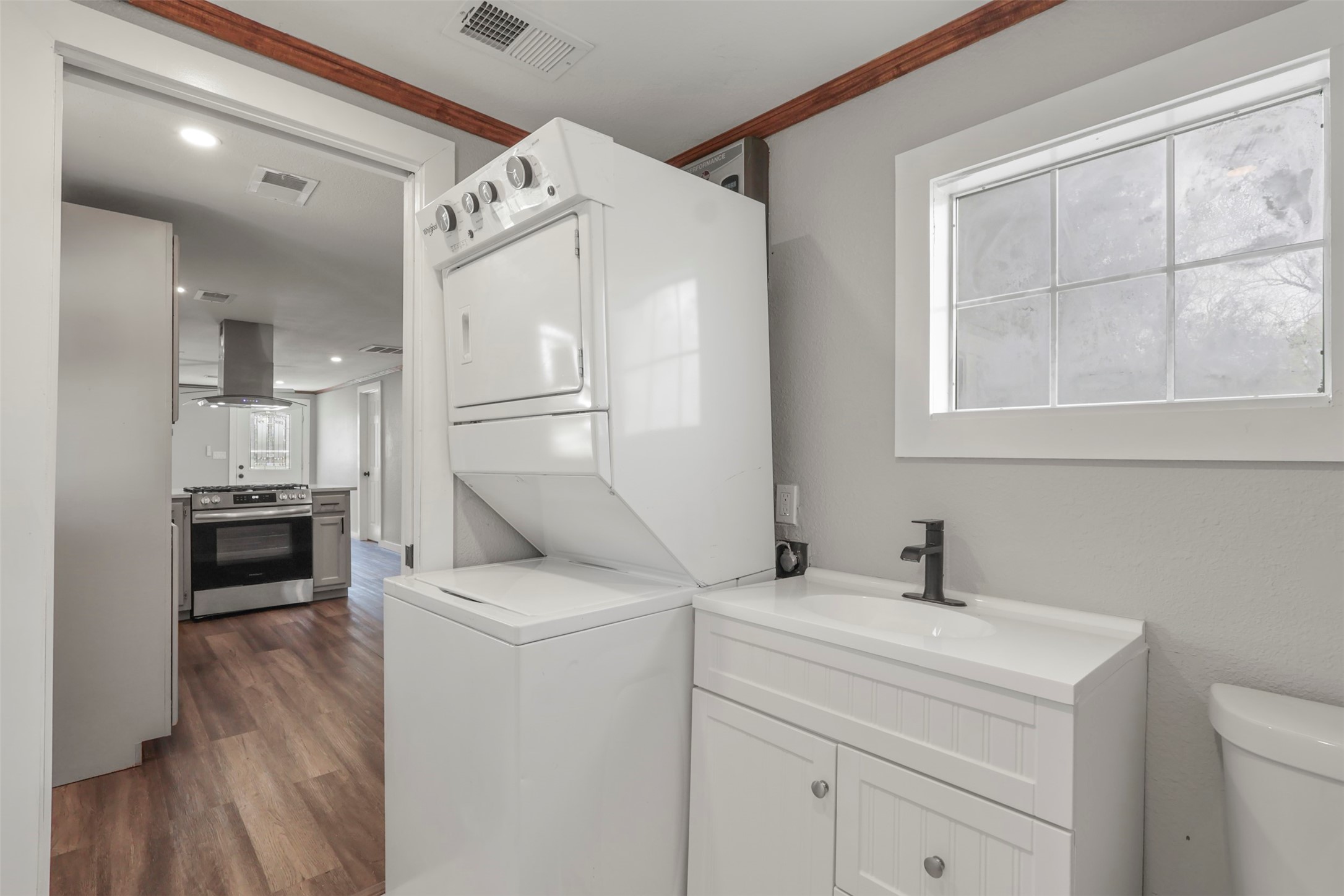 400 S Garrett Avenue Garrett TX 75119
