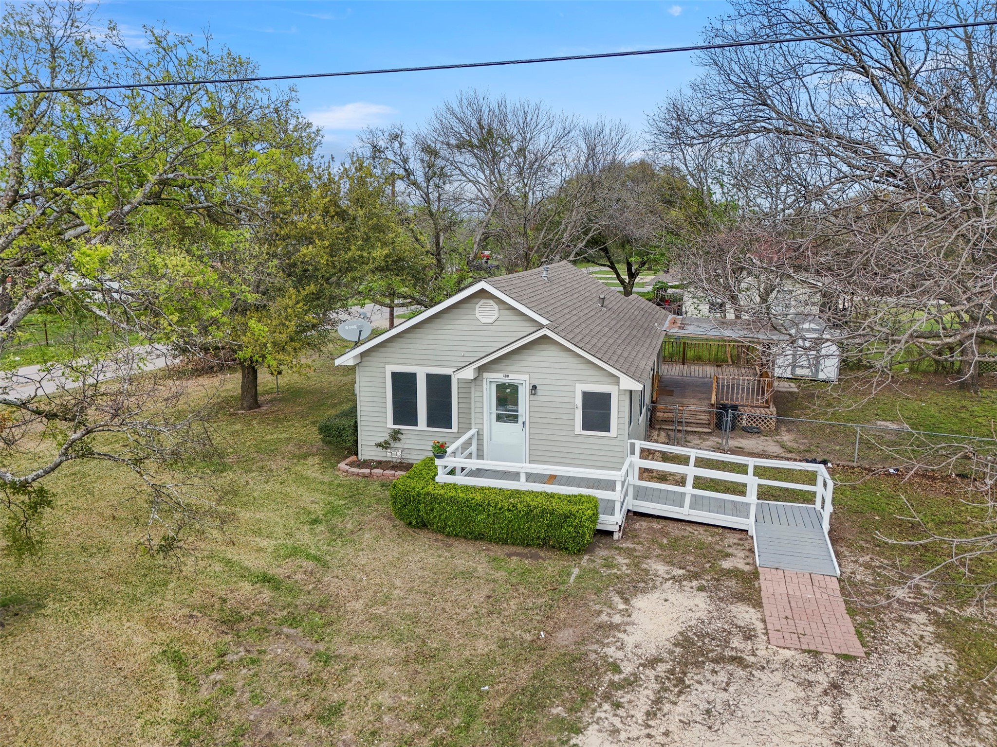 400 S Garrett Avenue Garrett TX 75119