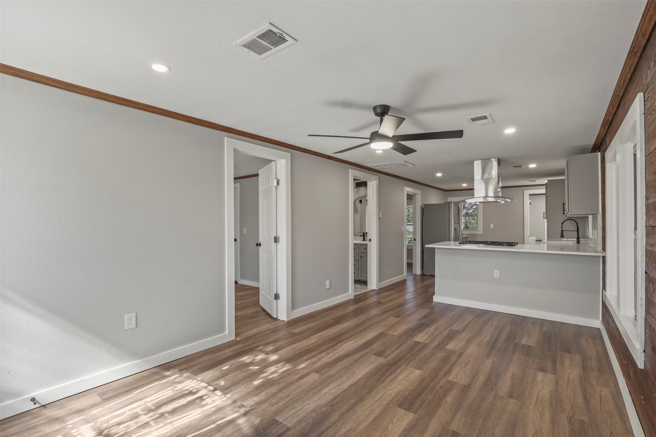 400 S Garrett Avenue Garrett TX 75119
