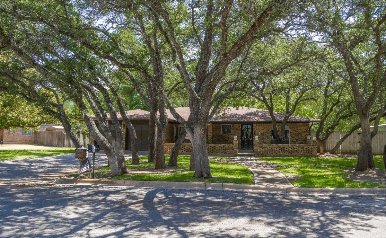102 Regent Drive Brownwood TX 76801