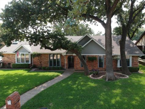 2413 Knightsbridge Street Grand Prairie TX 75050