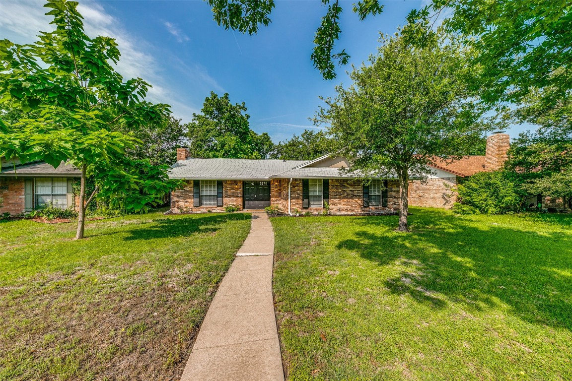 1205 Meandering Way Garland TX 75040