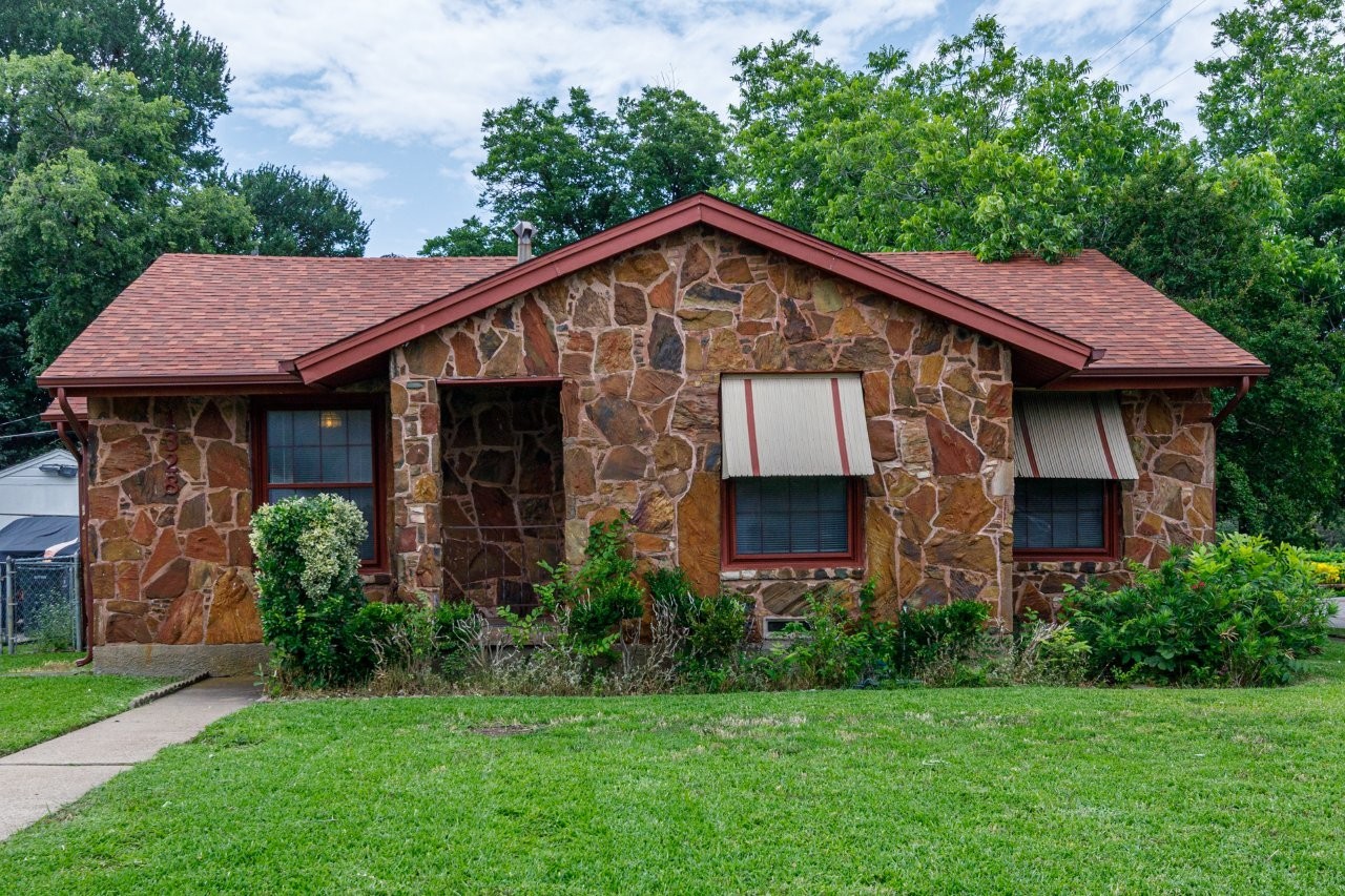 1328 Lakeside Drive Garland TX 75040