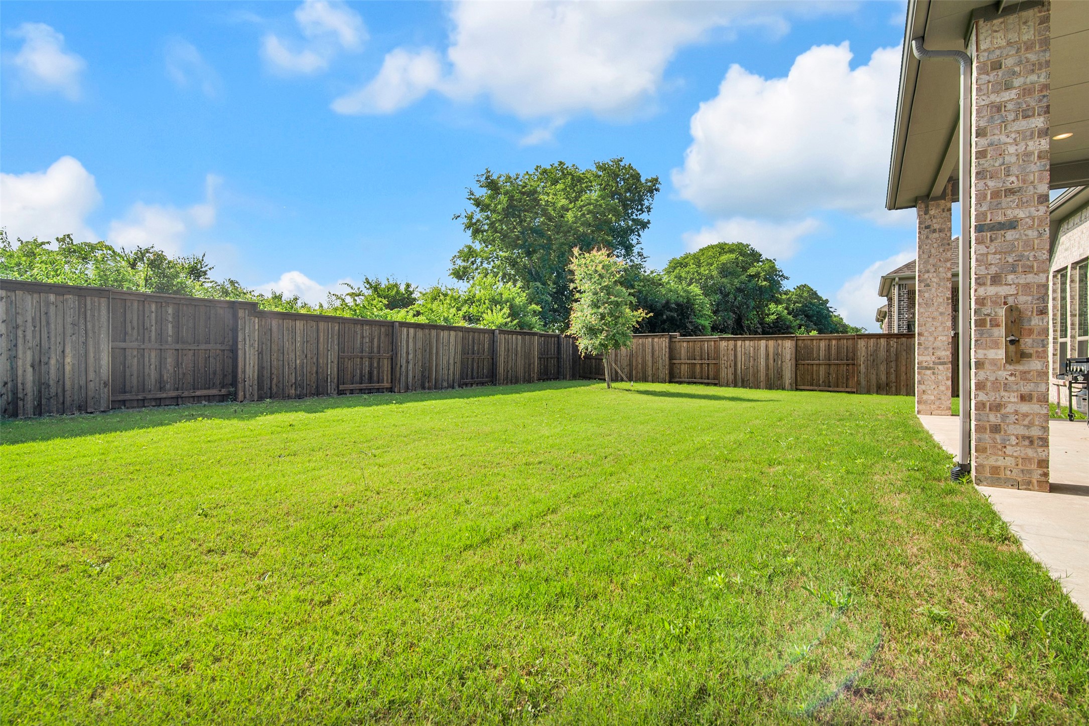 1728 Cannon Street Van Alstyne TX 75495