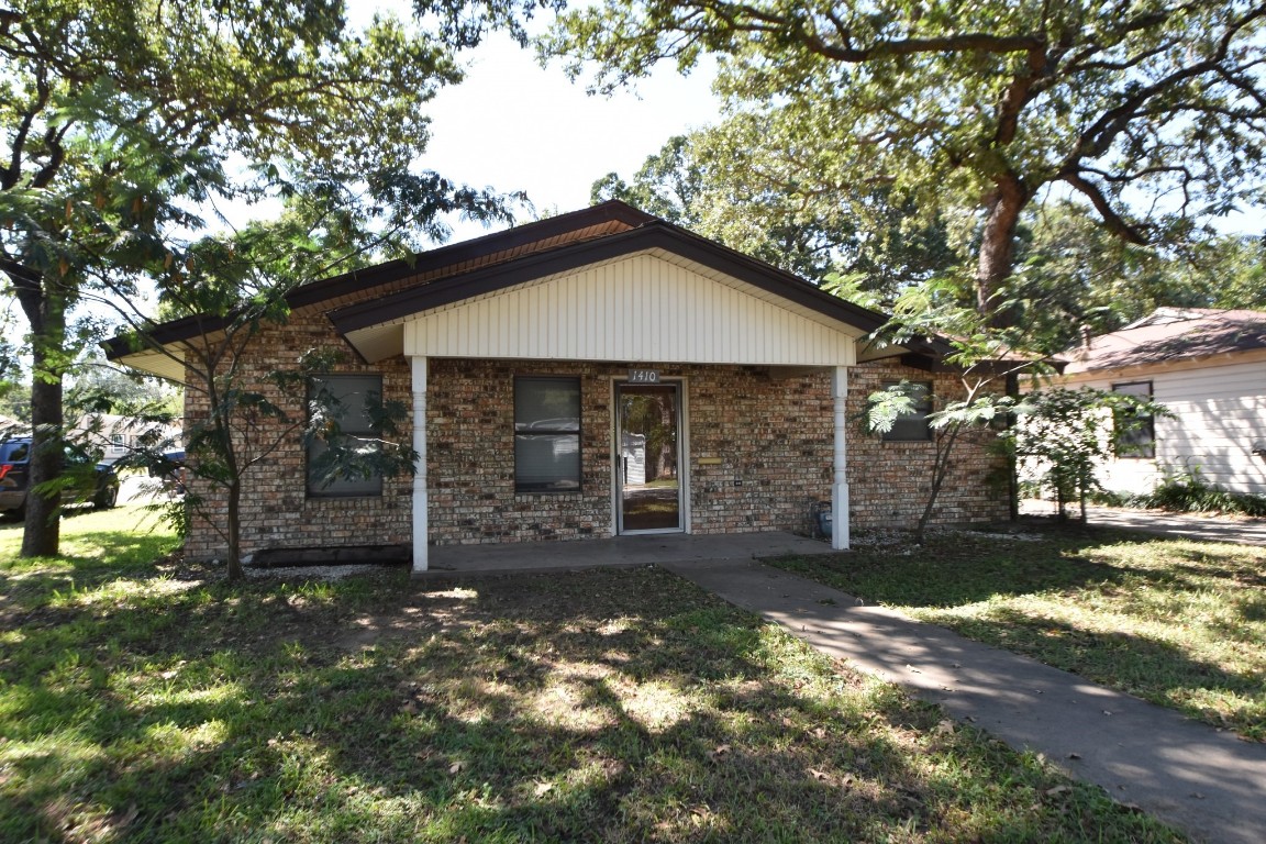 1410 N Race Street Stephenville TX 76401