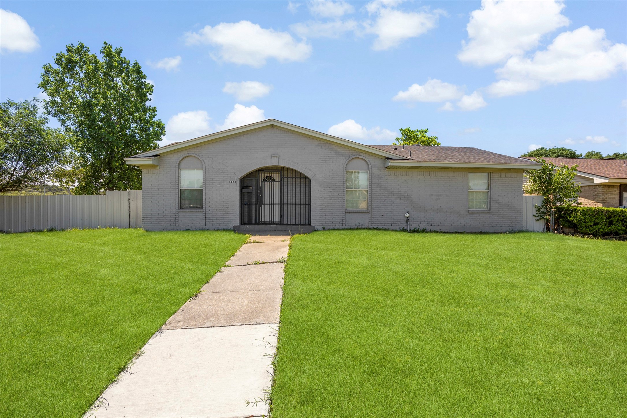 5848 Keeneland Parkway Dallas TX 75211