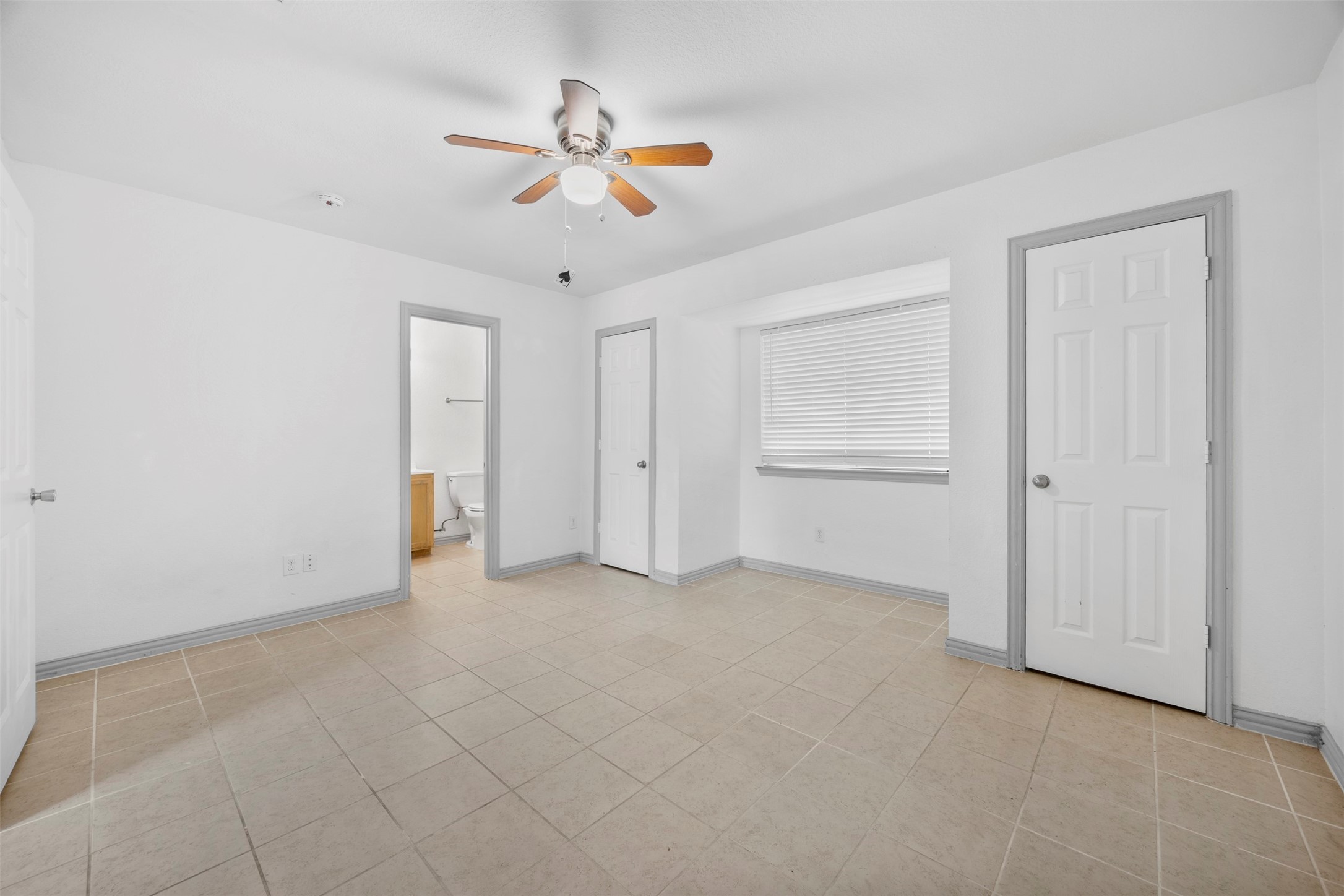 5848 Keeneland Parkway Dallas TX 75211