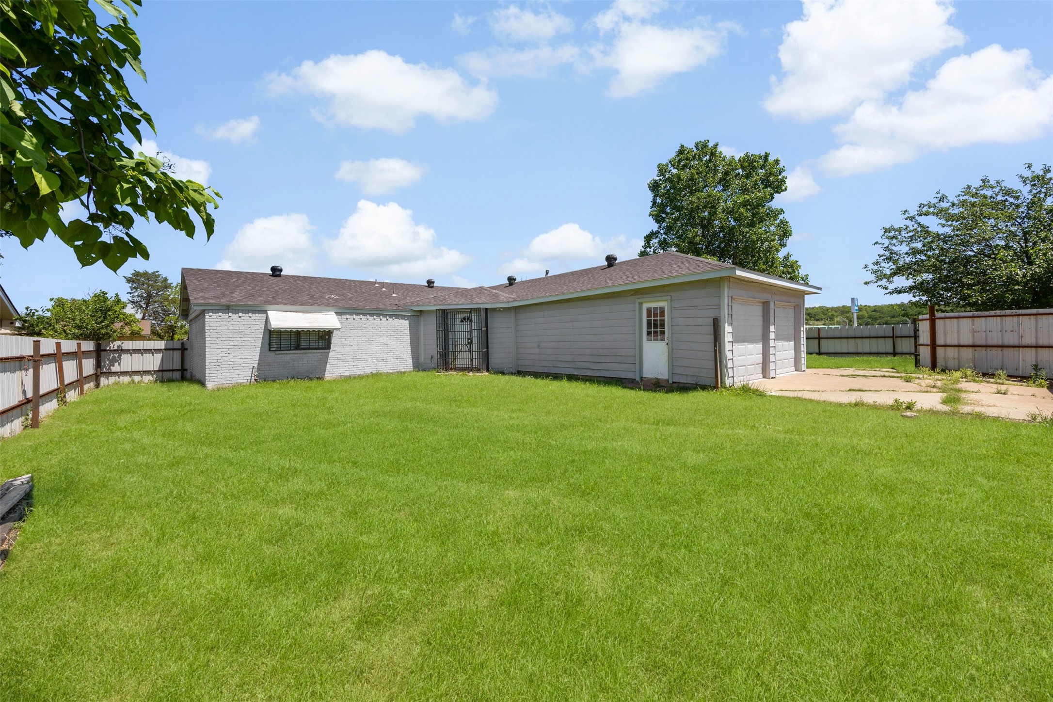 5848 Keeneland Parkway Dallas TX 75211