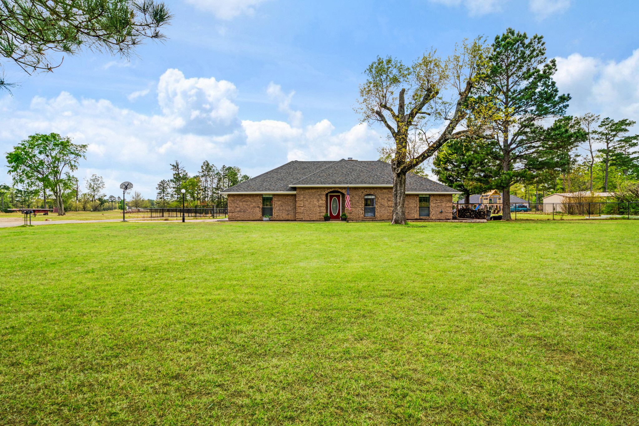 32 County Road 35940 Powderly TX 75473