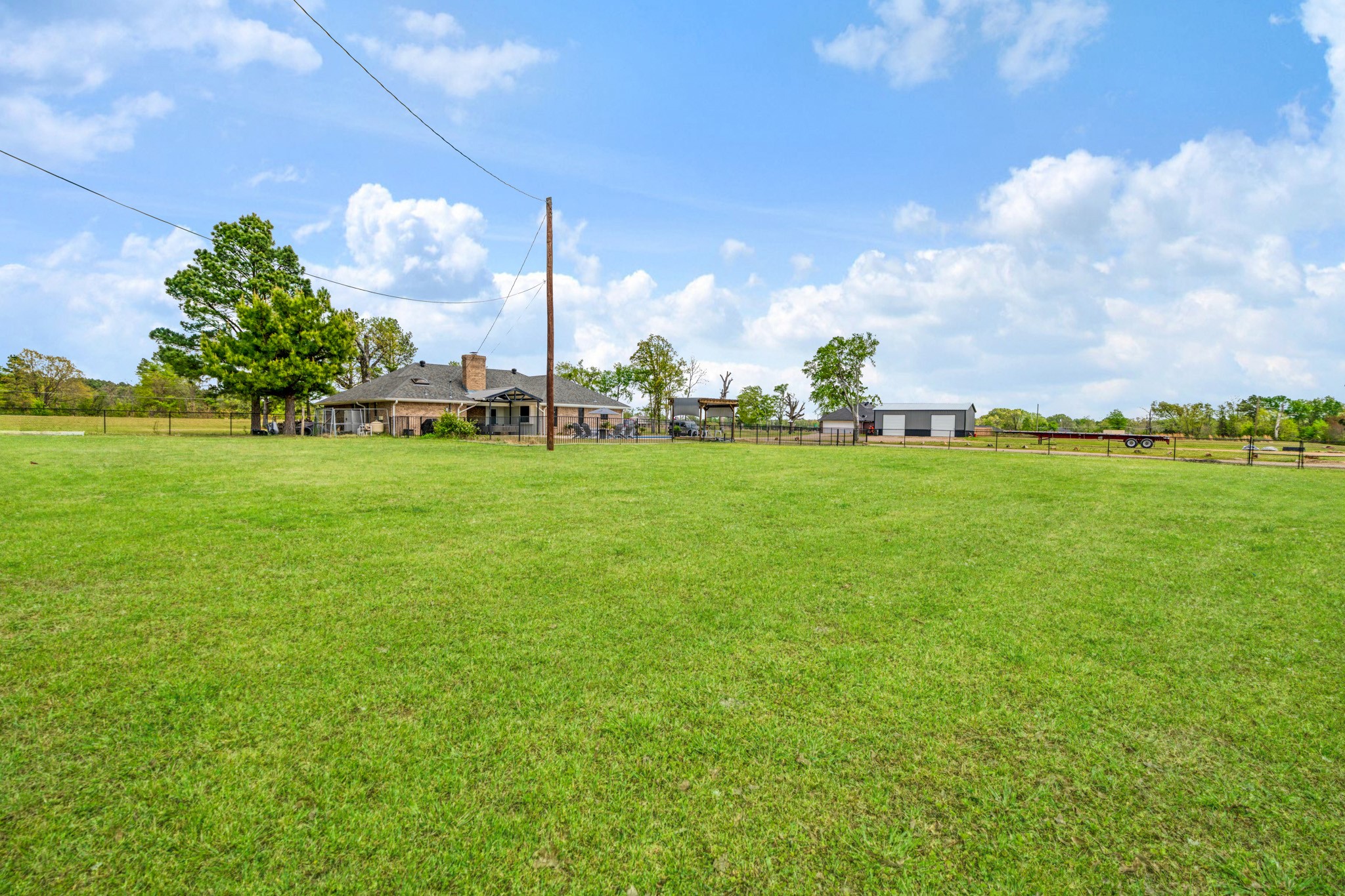 32 County Road 35940 Powderly TX 75473