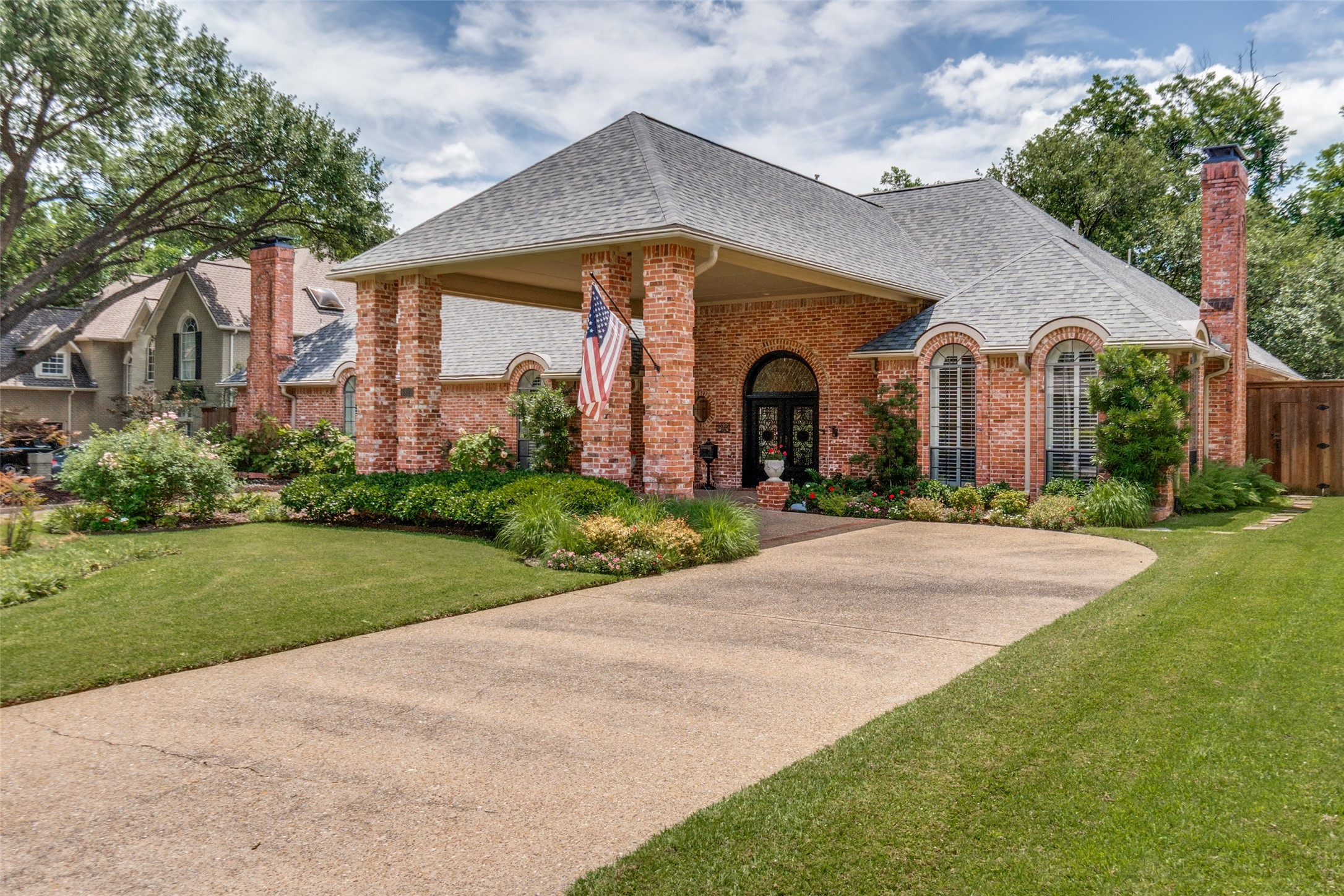 6822 Meadow Road Dallas TX 75230