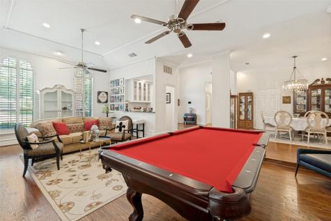 6822 Meadow Road Dallas TX 75230