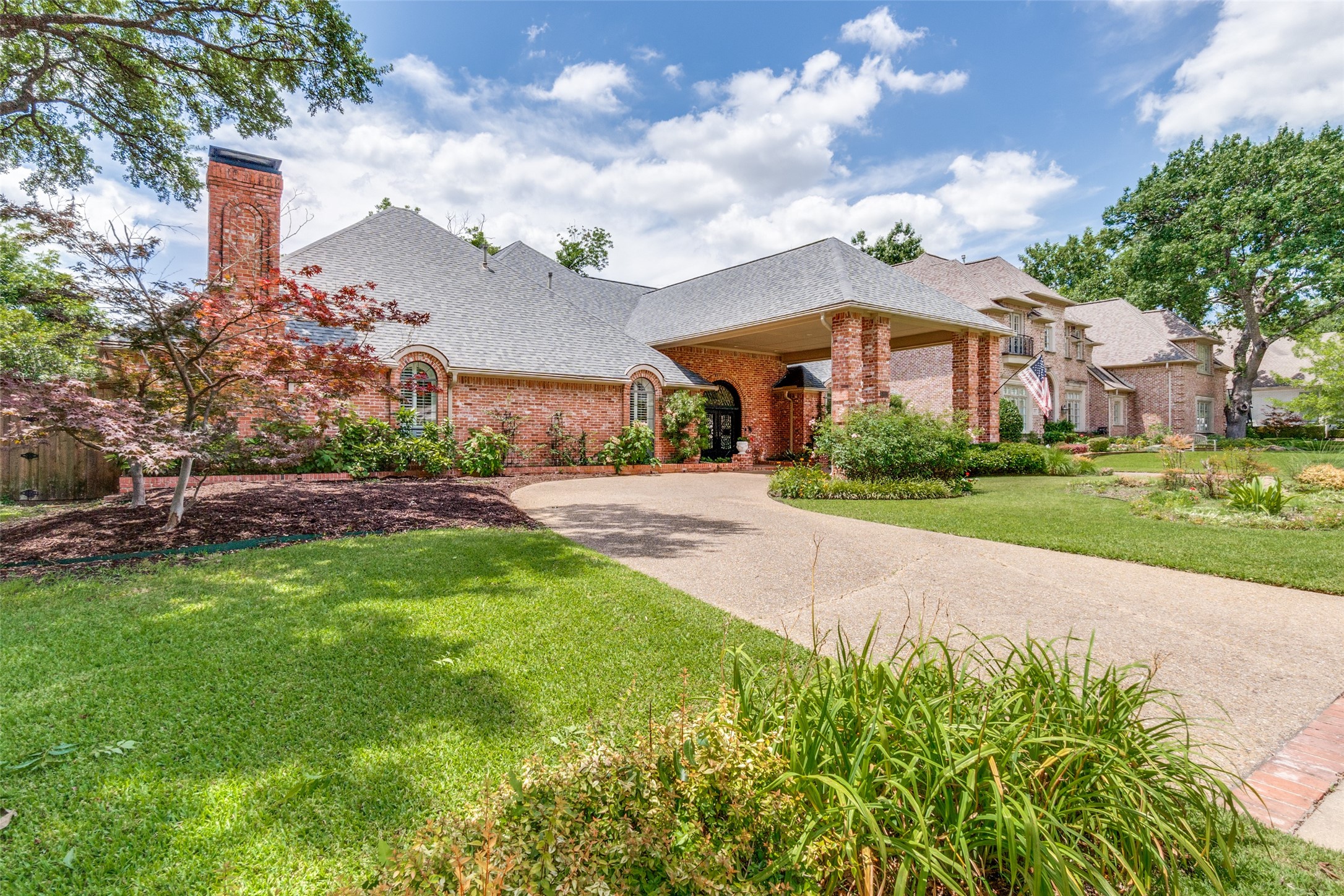 6822 Meadow Road Dallas TX 75230