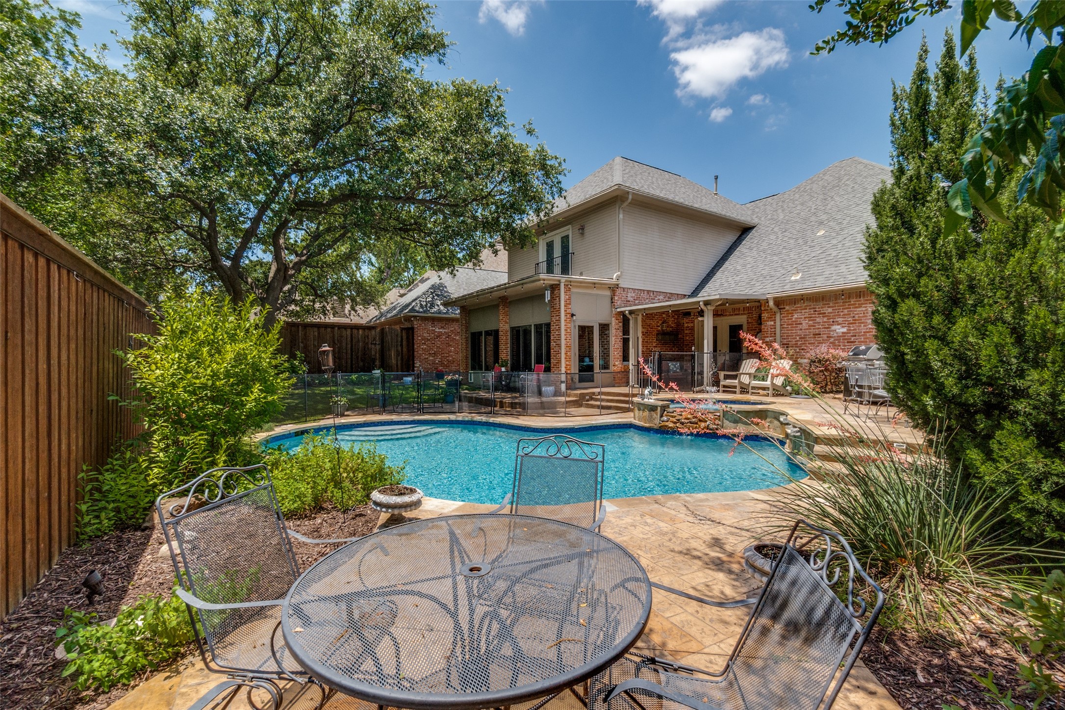 6822 Meadow Road Dallas TX 75230