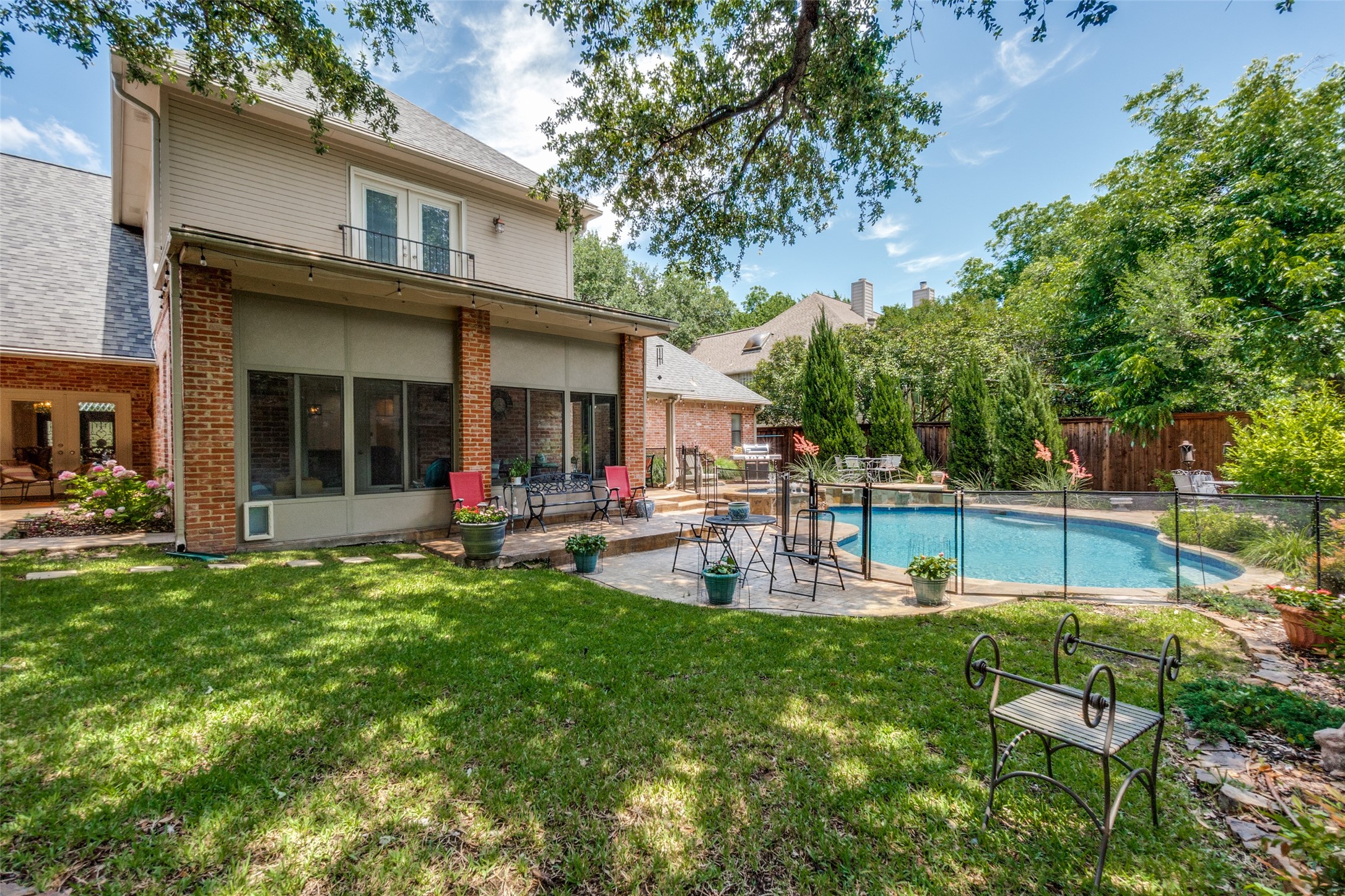 6822 Meadow Road Dallas TX 75230
