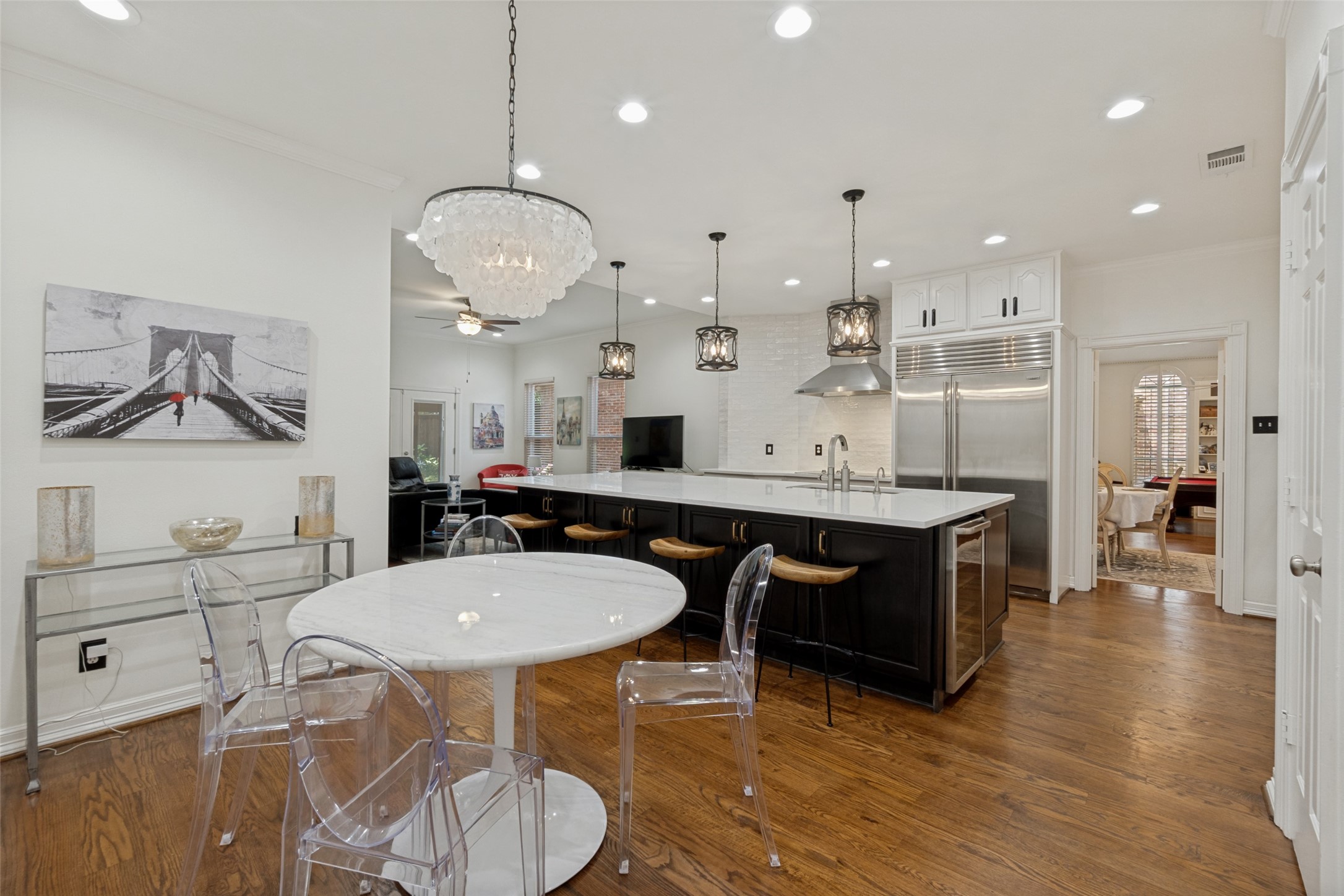 6822 Meadow Road Dallas TX 75230