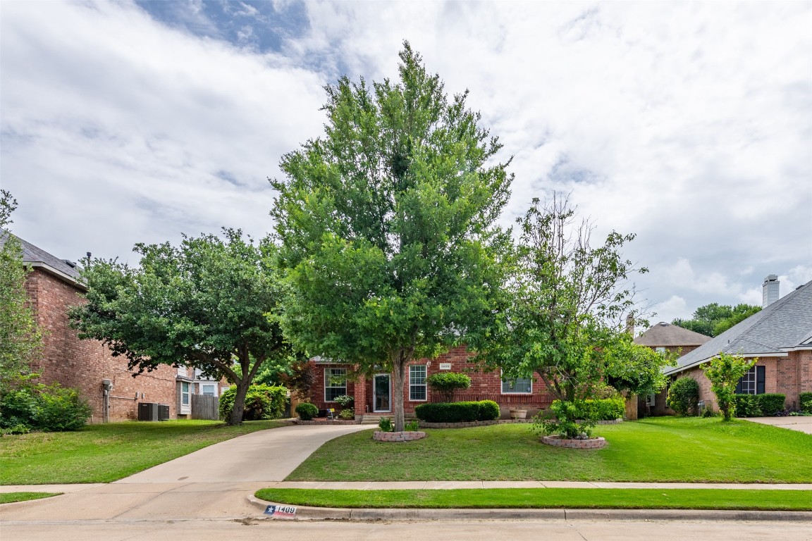 1409 Blue Gill Lane Crowley TX 76036