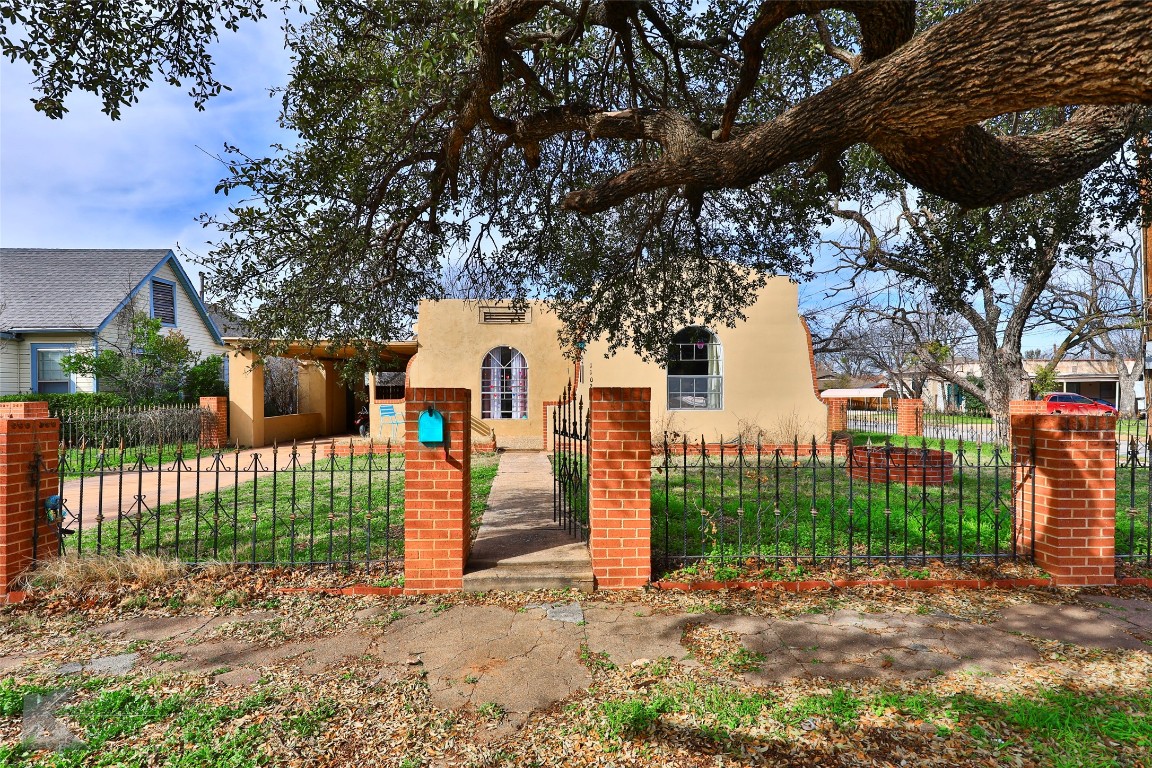 1102 Grand Avenue Abilene TX 79605