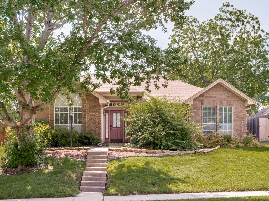 3303 Greenglen Circle Carrollton TX 75007