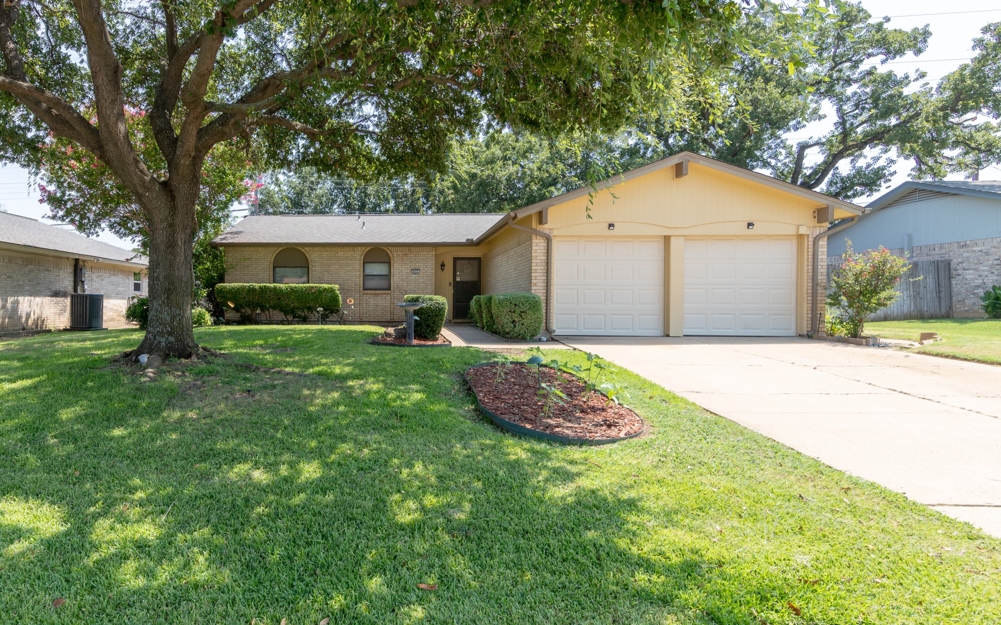812 Springdale Road Bedford TX 76021