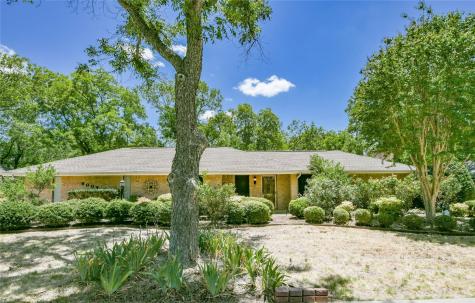 9009 Green Leaves Drive Granbury TX 76049