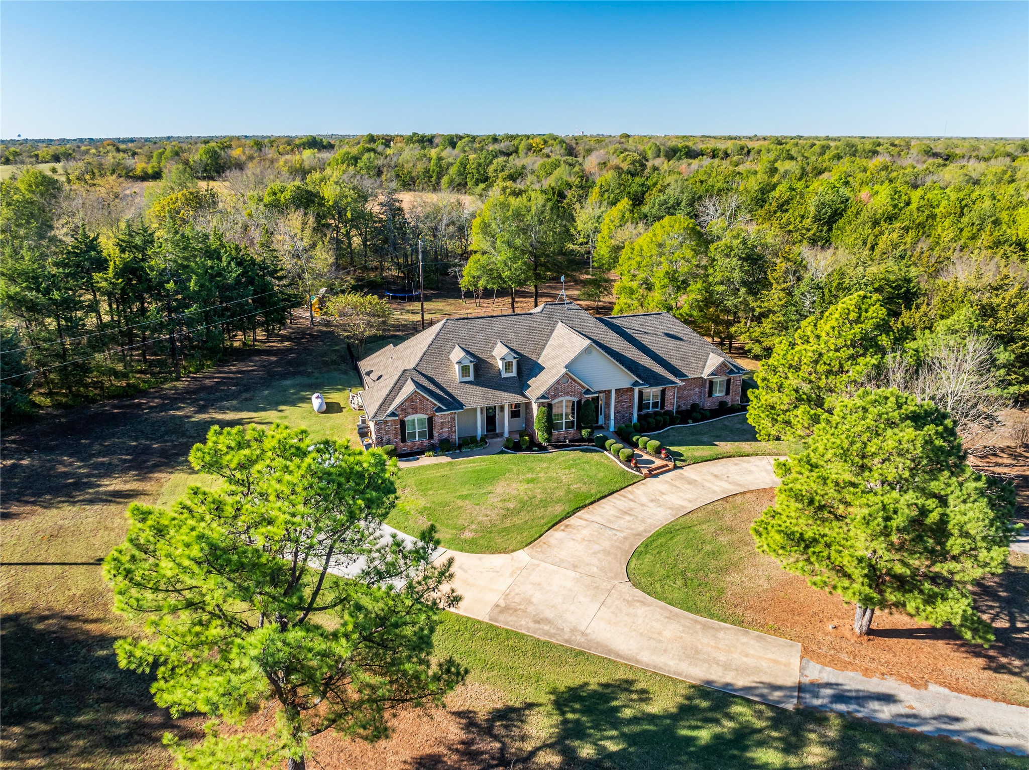 1577 County Road 42400 Paris TX 75462