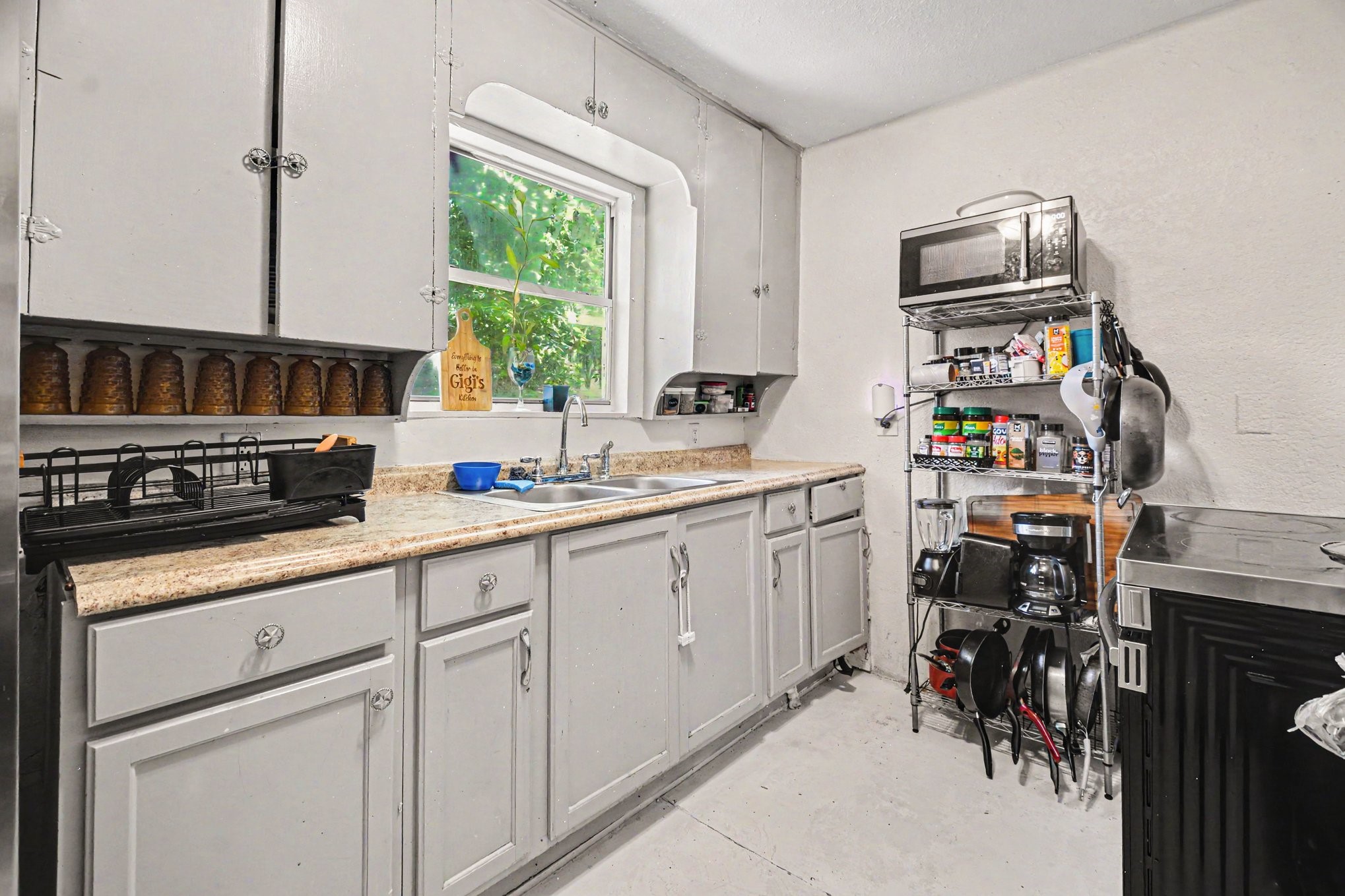 1001 Hillburn Drive Dallas TX 75217