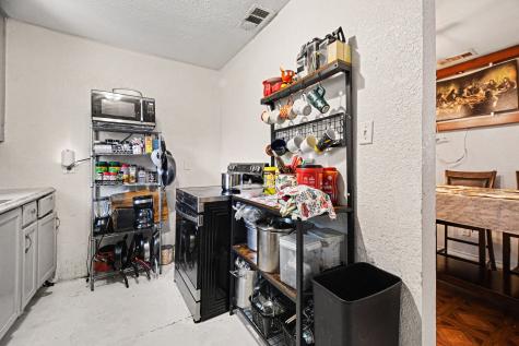 1001 Hillburn Drive Dallas TX 75217
