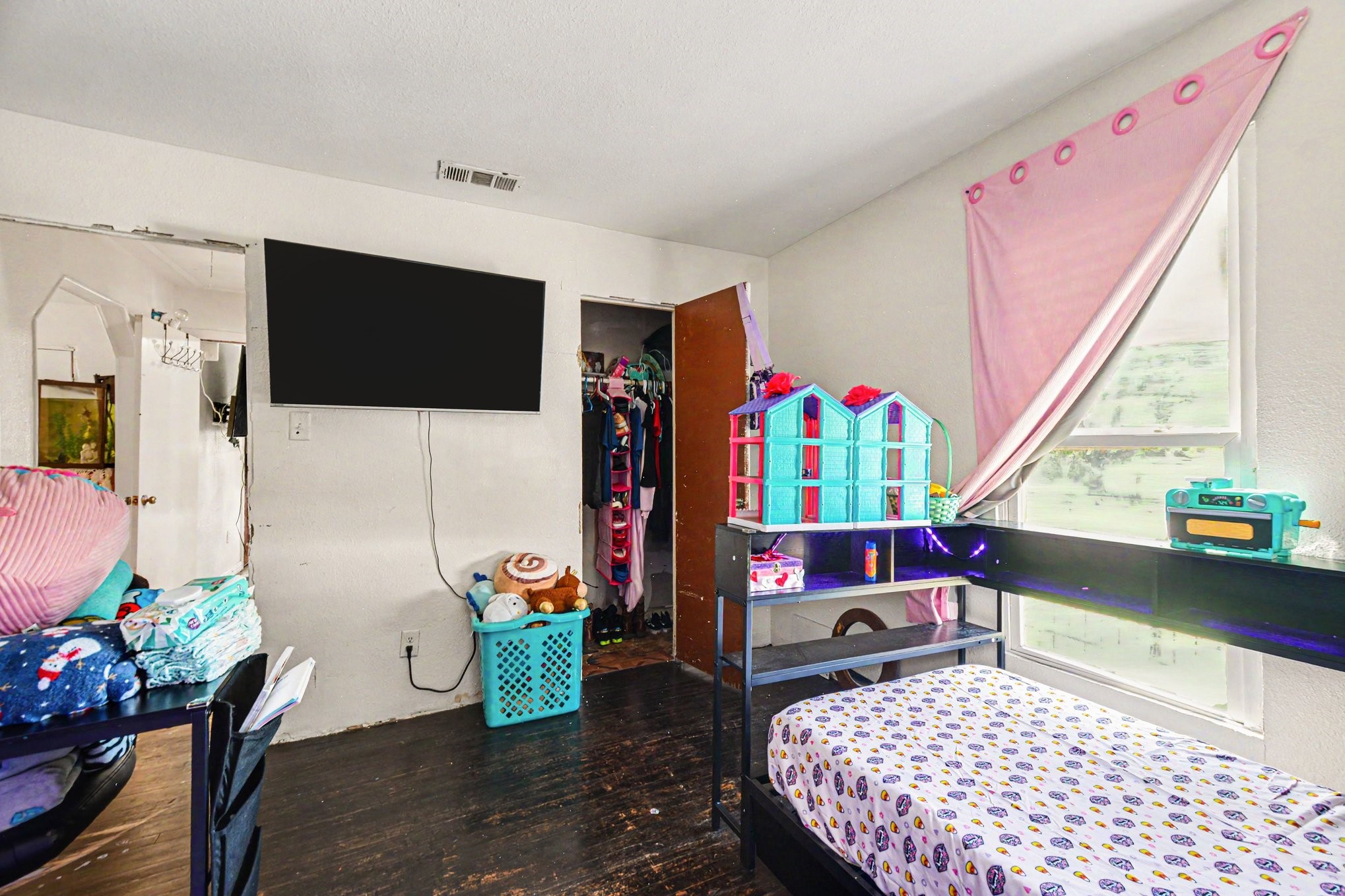 1001 Hillburn Drive Dallas TX 75217