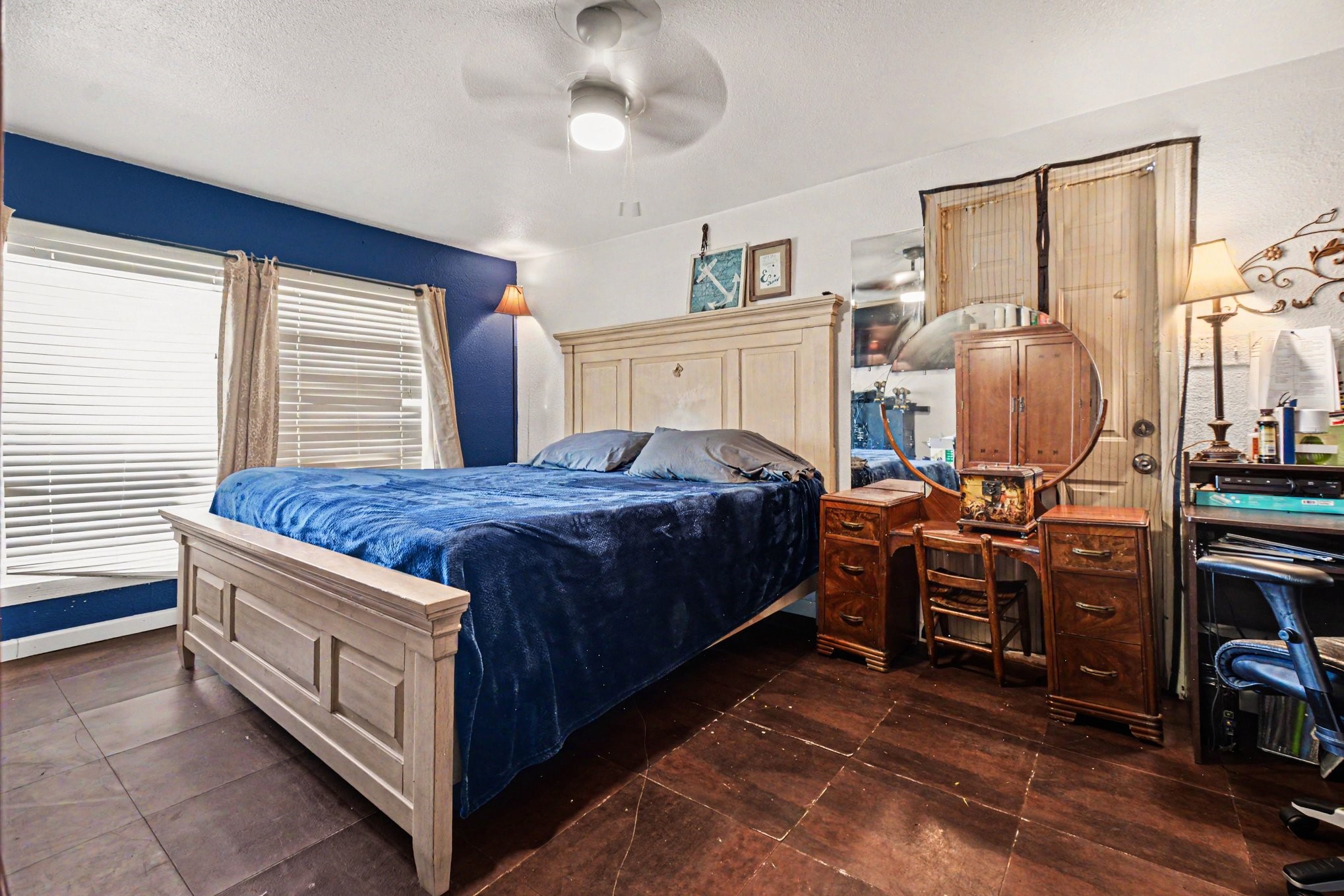 1001 Hillburn Drive Dallas TX 75217
