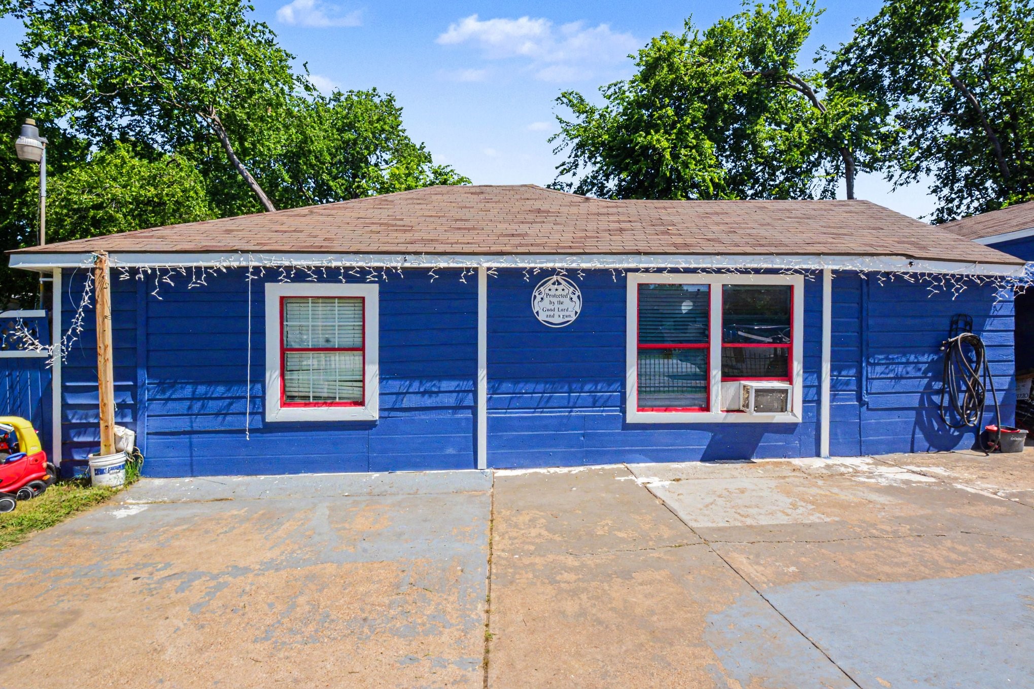 1001 Hillburn Drive Dallas TX 75217