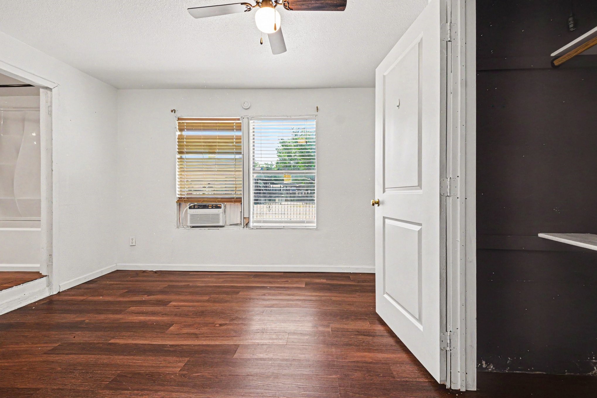 1001 Hillburn Drive Dallas TX 75217