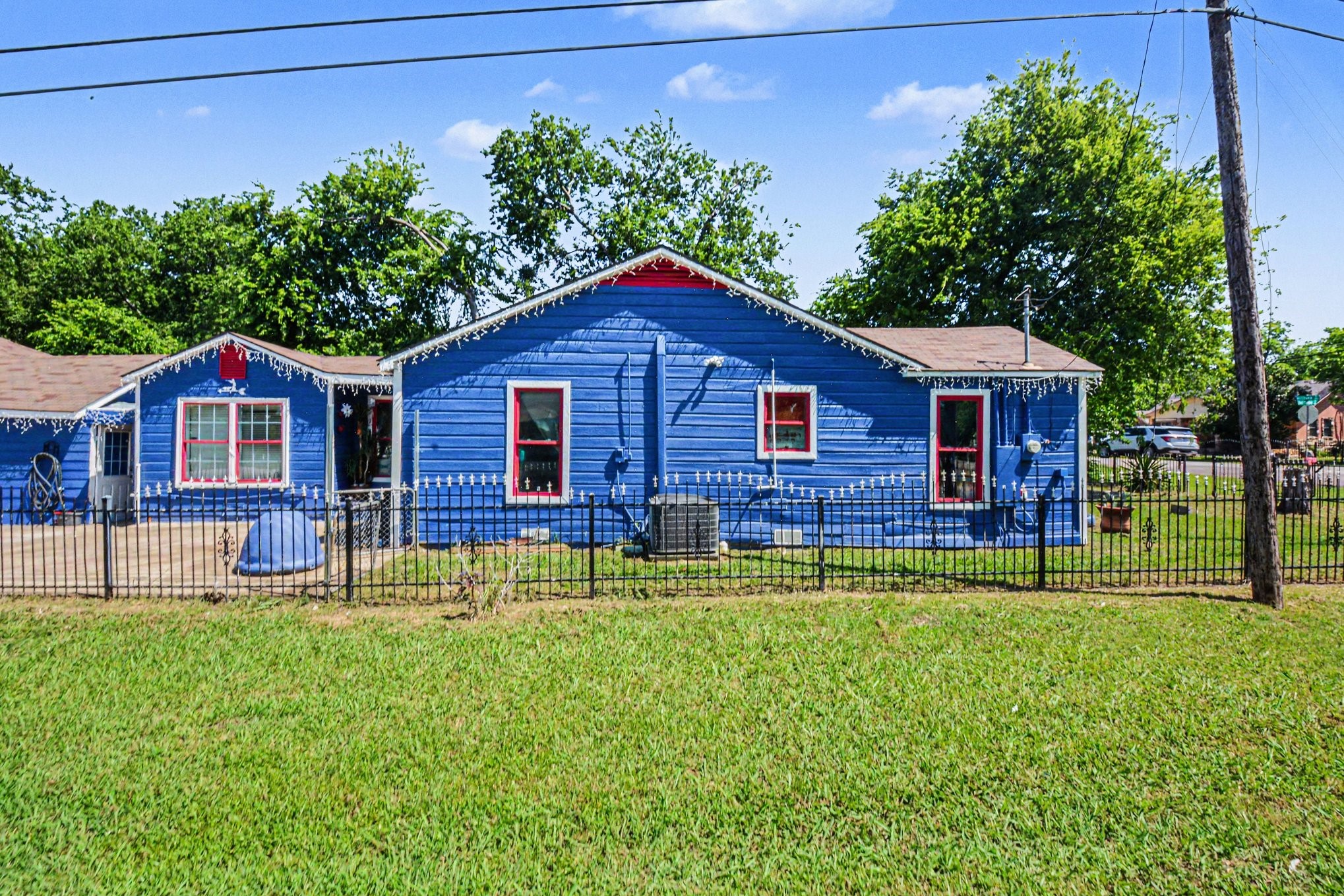 1001 Hillburn Drive Dallas TX 75217