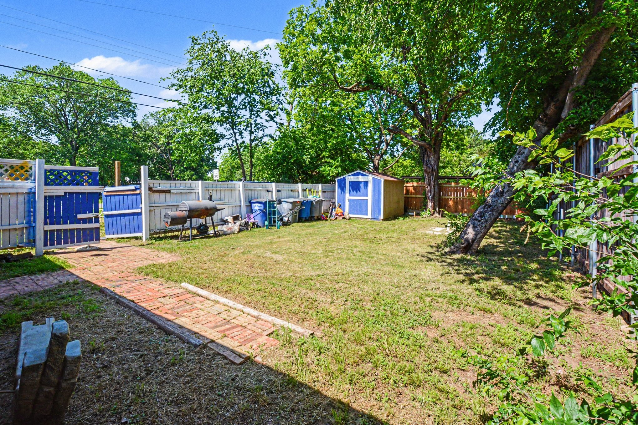1001 Hillburn Drive Dallas TX 75217