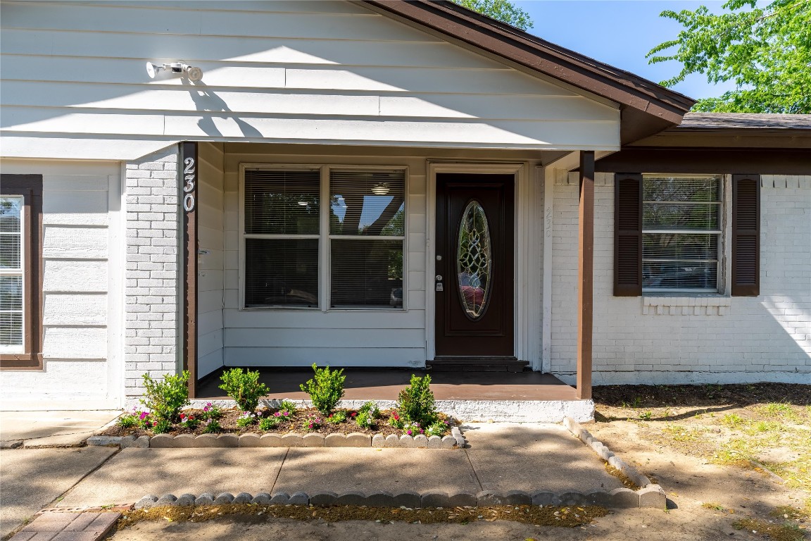 230 Glynn Circle Grand Prairie TX 75051