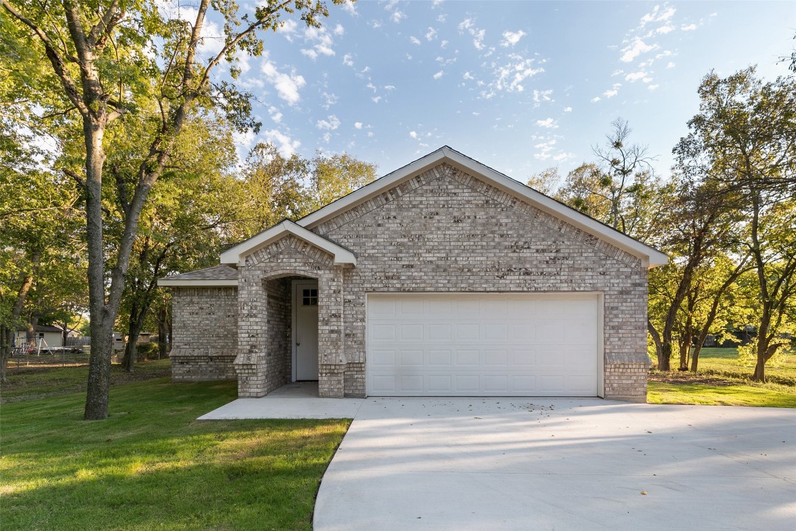 312 Collin Street Nevada TX 75173