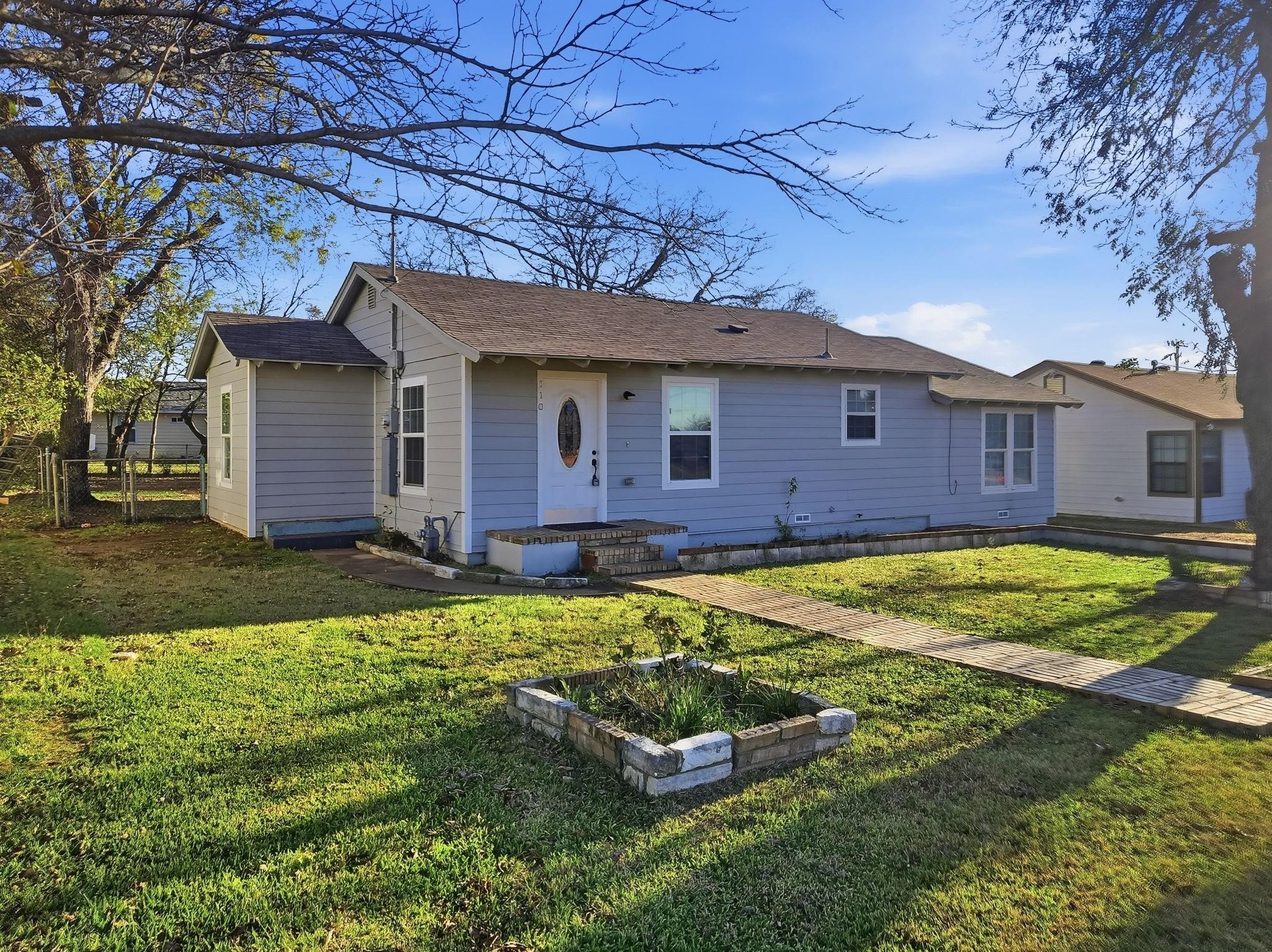 110 Ramsey Avenue Cleburne TX 76031