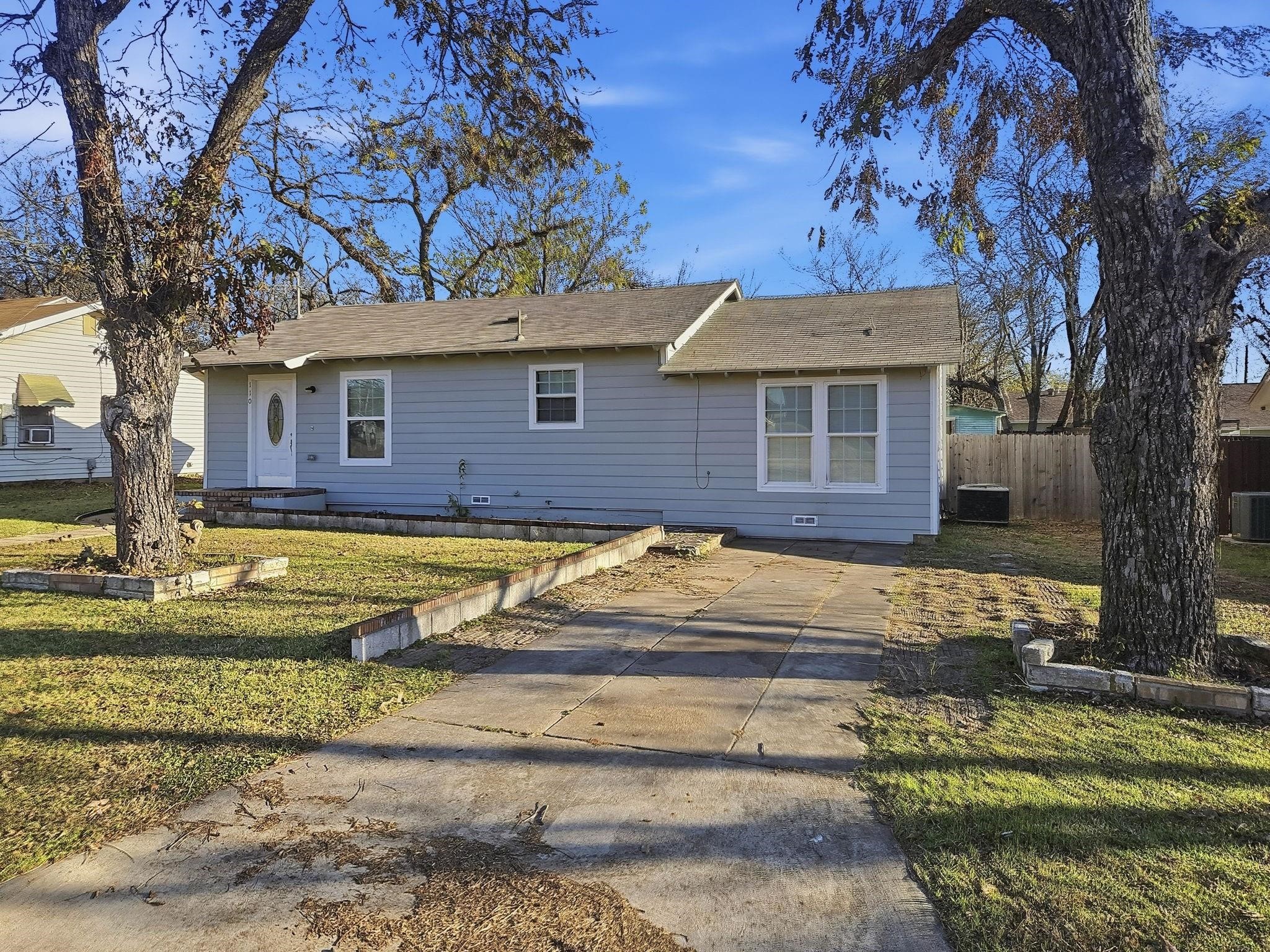 110 Ramsey Avenue Cleburne TX 76031