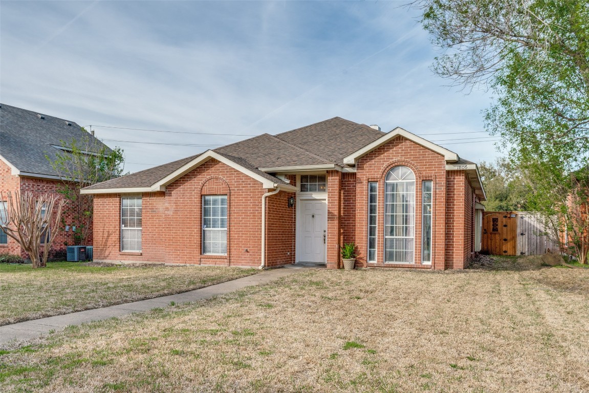 1806 Willow Creek Court Garland TX 75040