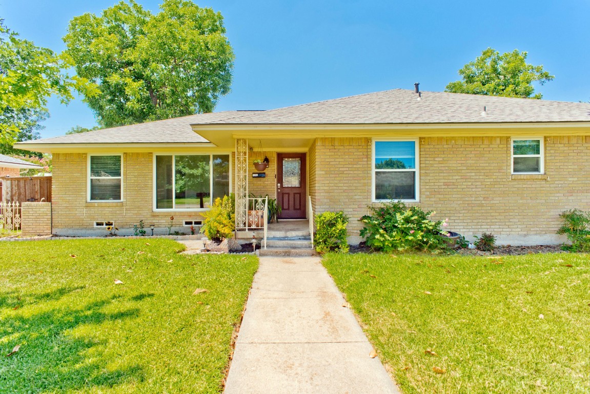 809 Daventry Drive Garland TX 75040