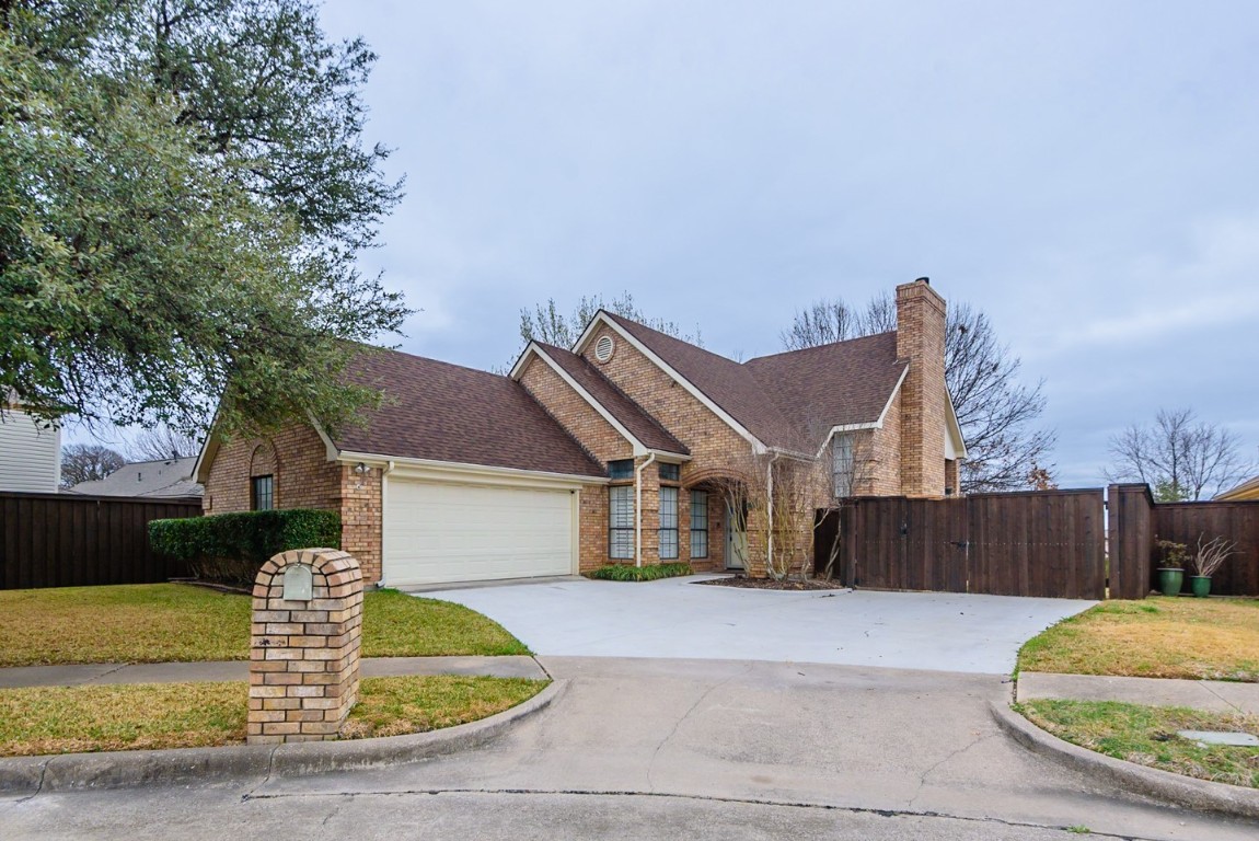 100 Coventry Court Irving TX 75061