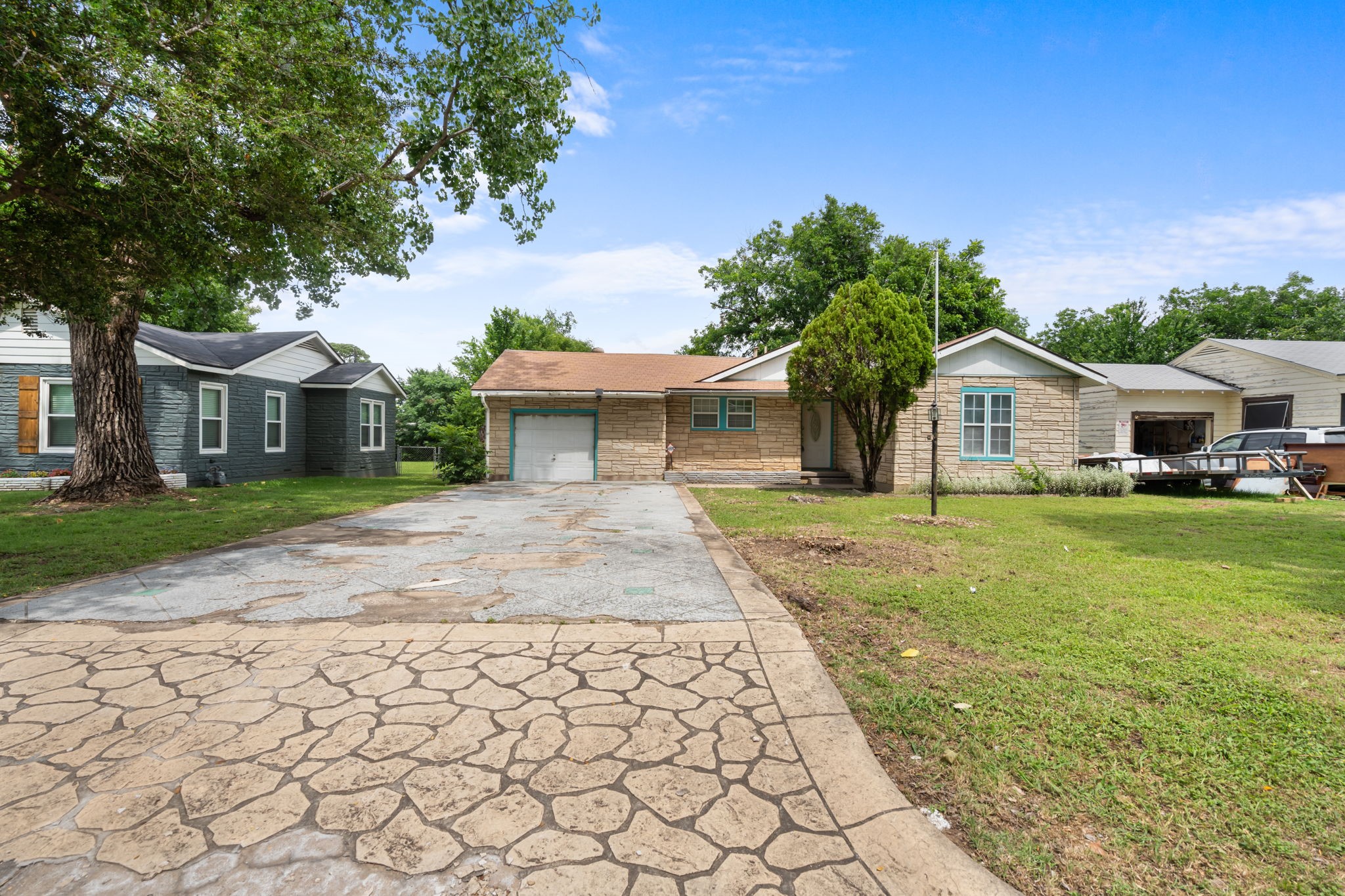 813 Truman Street Arlington TX 76011
