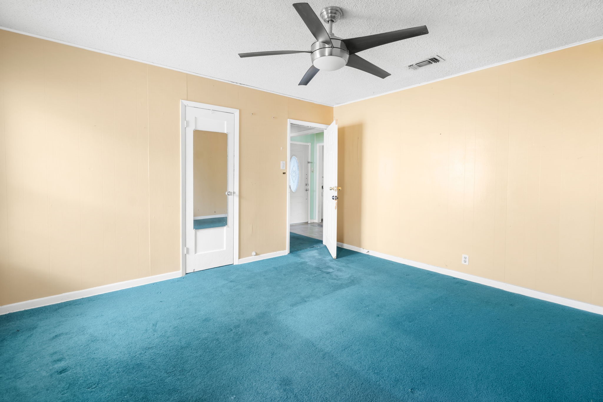 813 Truman Street Arlington TX 76011